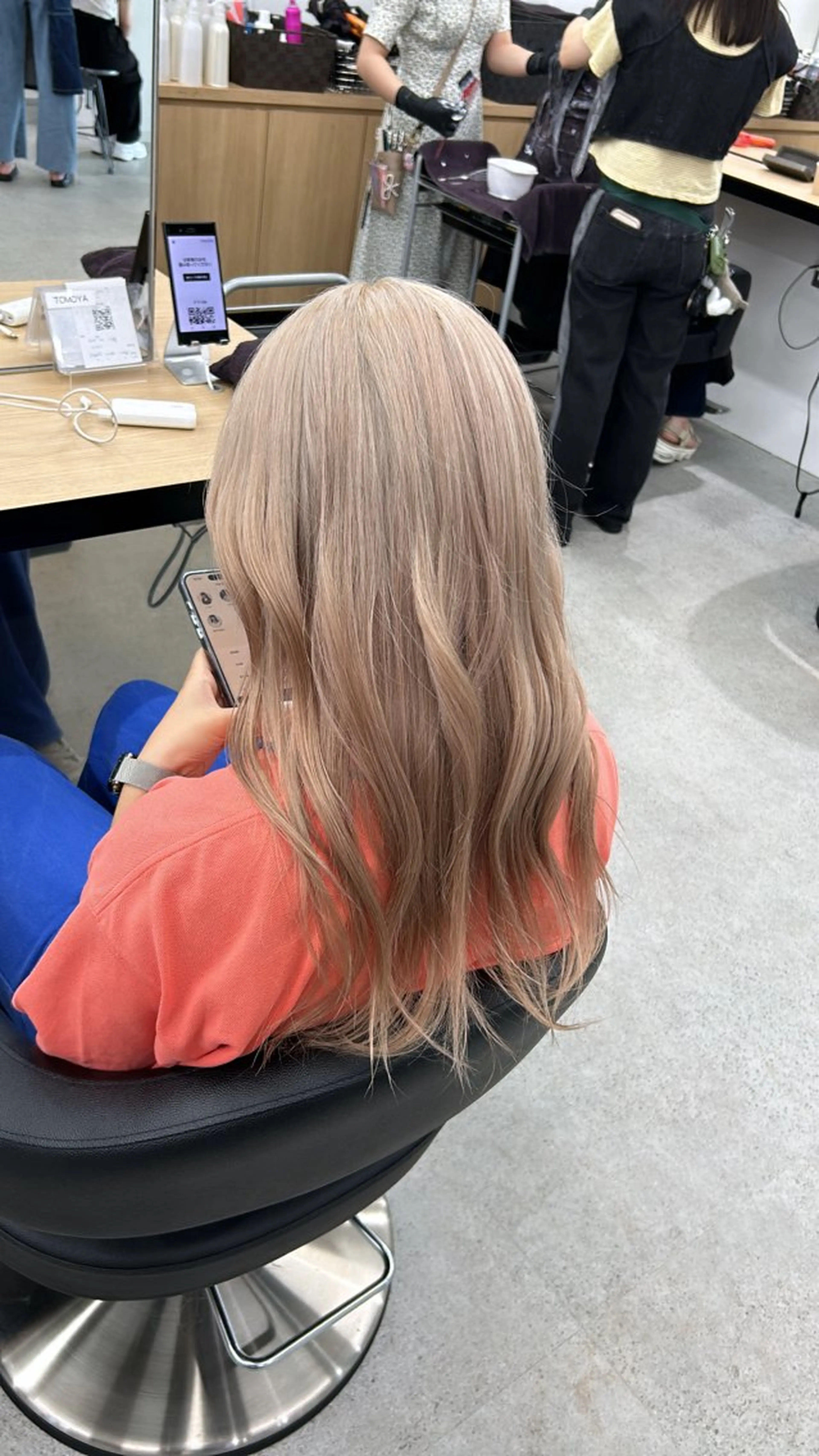 ロング メンズ ヘアカラー トリートメント 艶感ミルクティー🤍 色落ち綺麗🤍ともやのヘアスタイル