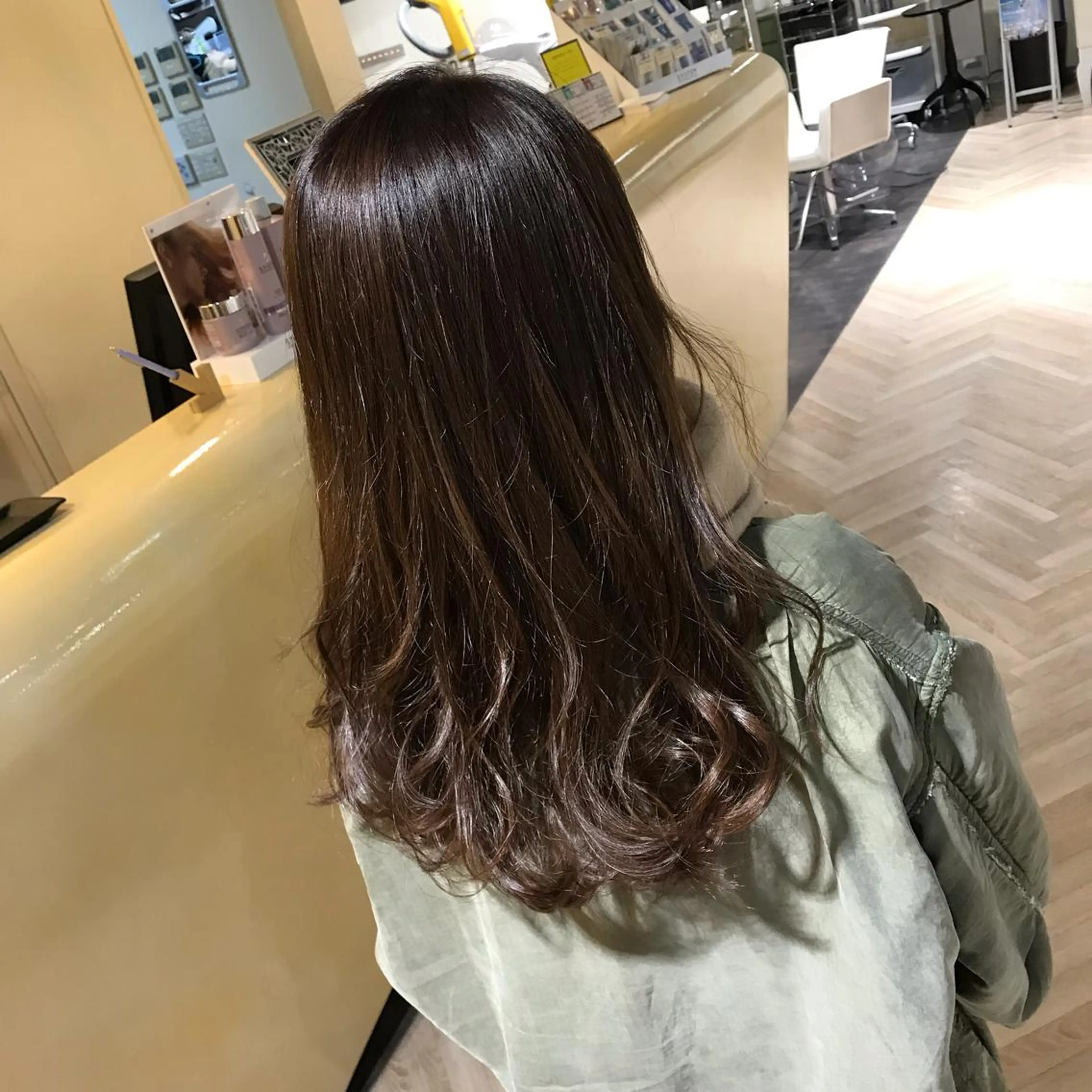カラー KAITOH ATSUSHIのヘアスタイル