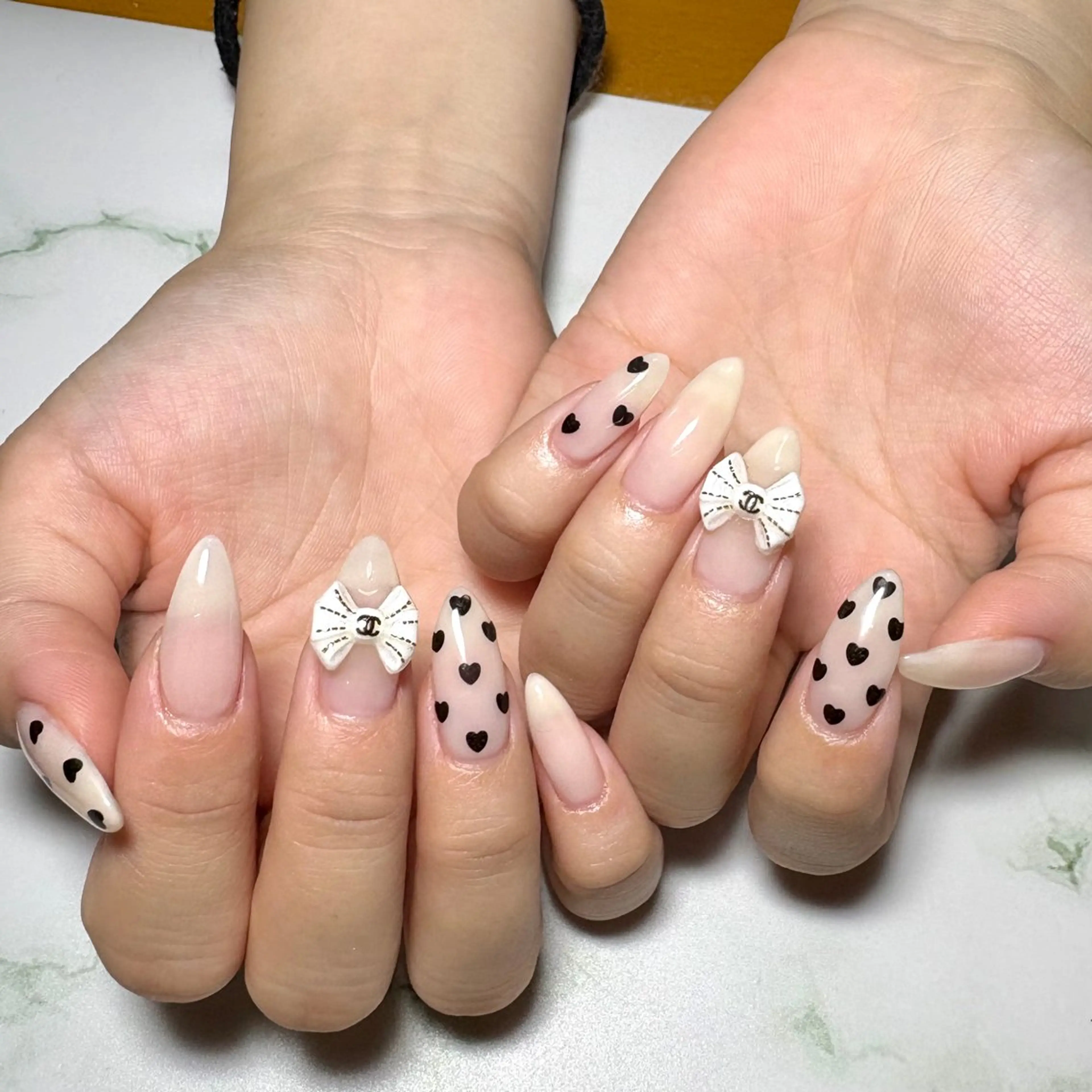 ネイル ハンドネイル 𝑩𝒆𝒍𝒍𝒂 𝒏𝒂𝒊𝒍のネイルデザイン