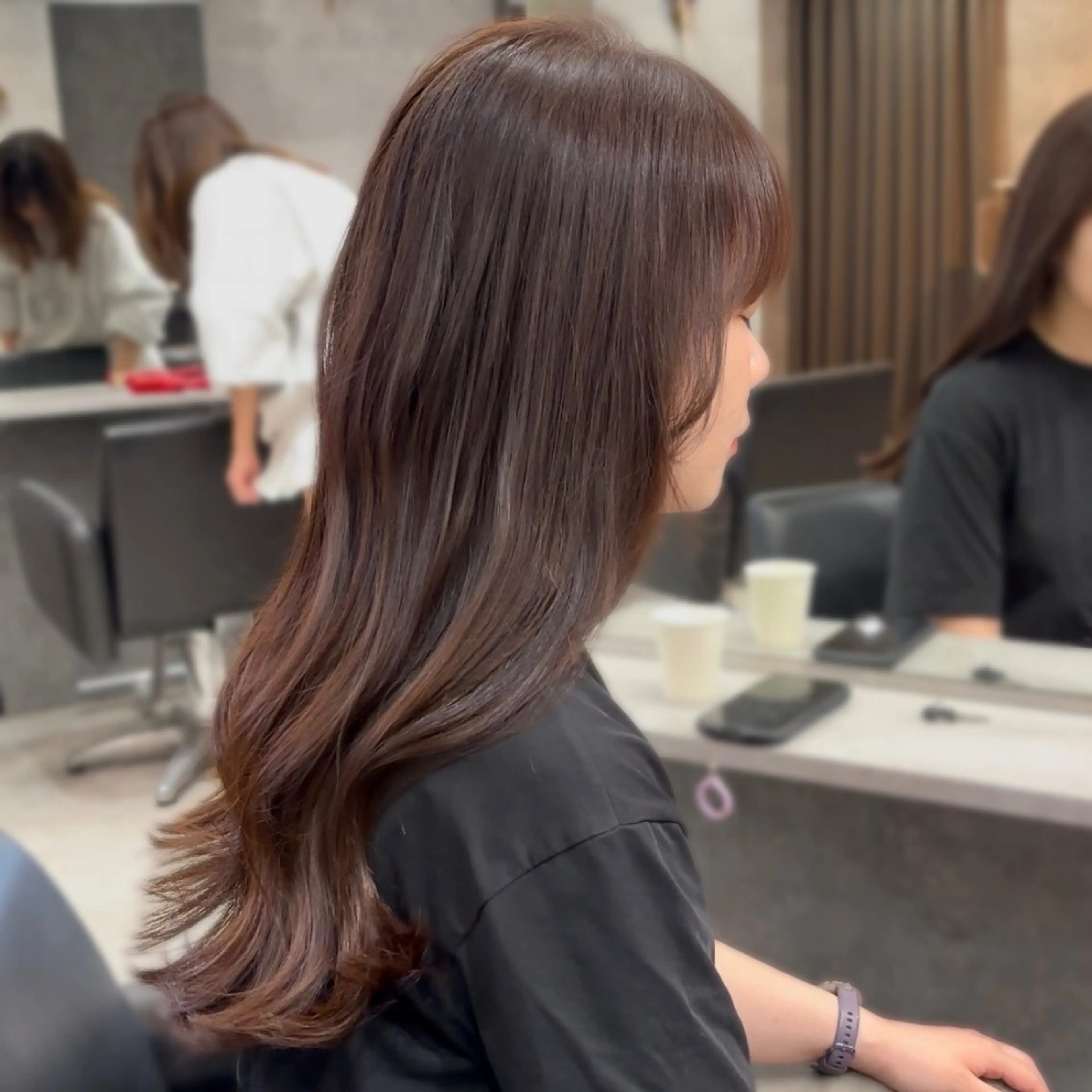 ロング くびれヘア 韓国風ヘア レイヤーカット ロング シースルーバング カット ヘアカラー トリートメント 新宿/韓国メンズ RIKUパーマのヘアスタイル