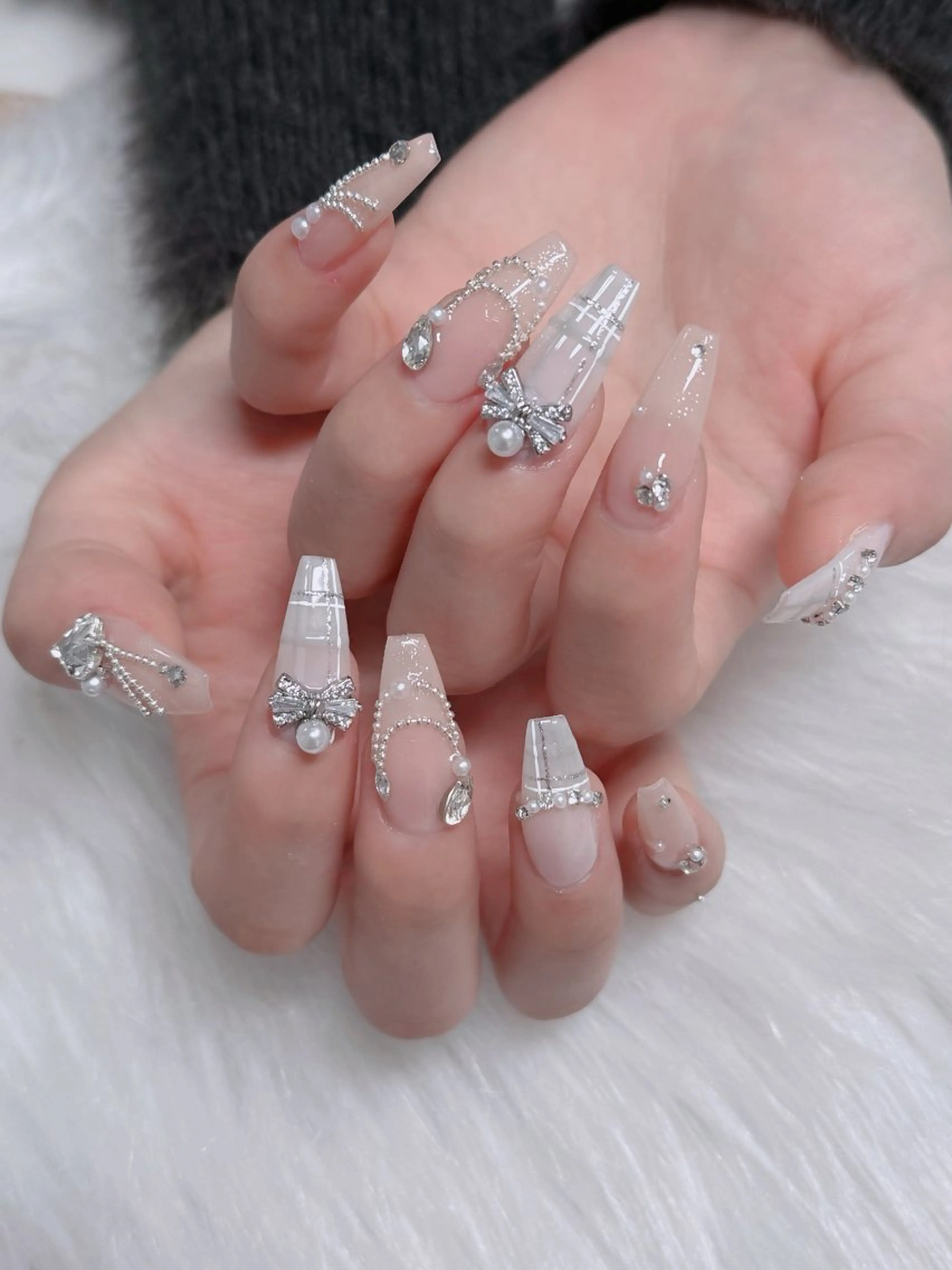 ネイル フレンチネイル ジェルネイル ガラスフレンチ ハロウィン ハート H.baby Nail Salonのネイルデザイン
