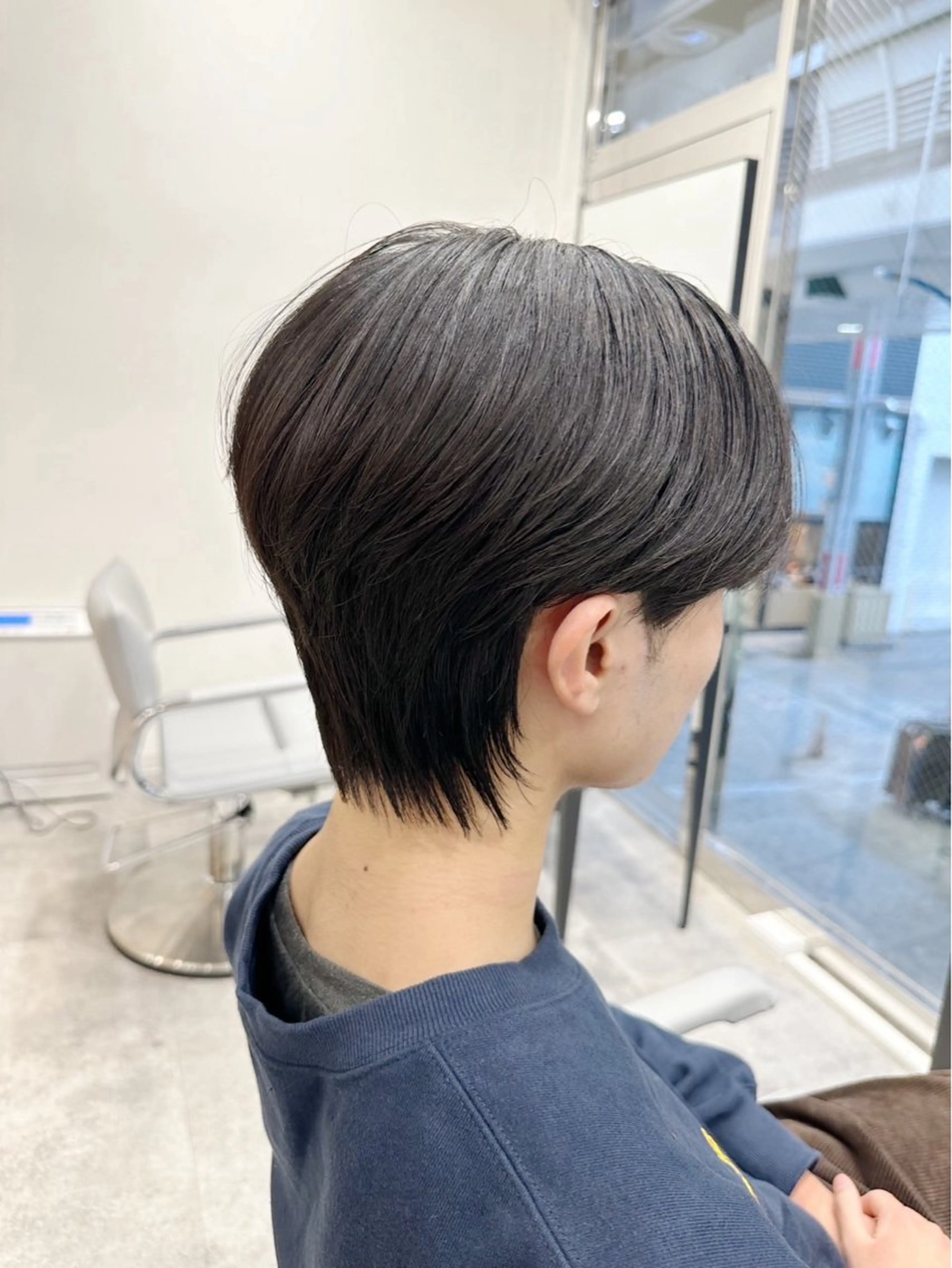 ミディアム カット RAISE by_WHITEのヘアスタイル