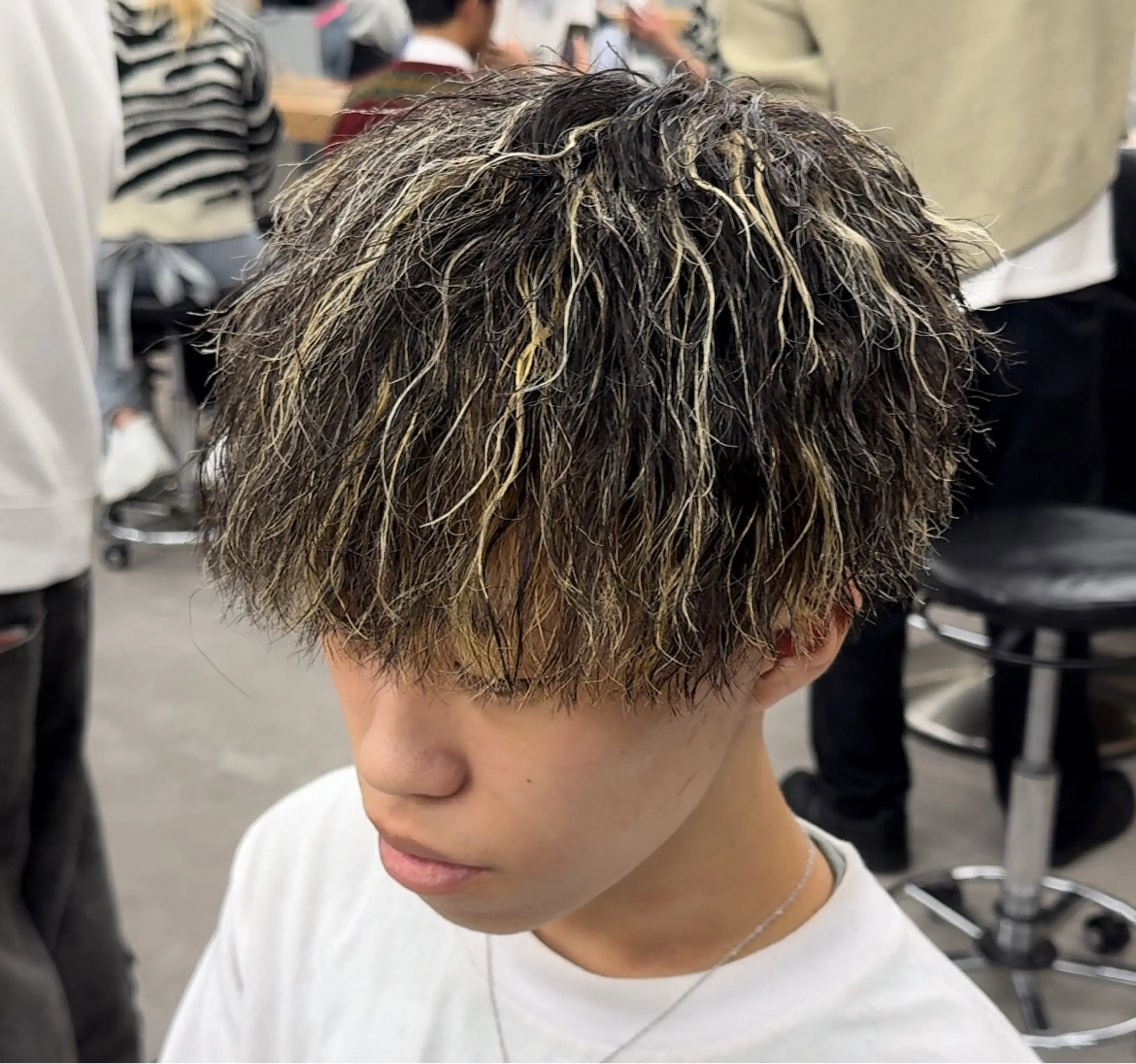 ショート カラー パーマ メンズ メンズハイライト ハイライトカラー ハイライト カット パーマ 🔥メンズ 特化🔥菊水皐暉🔥のヘアスタイル