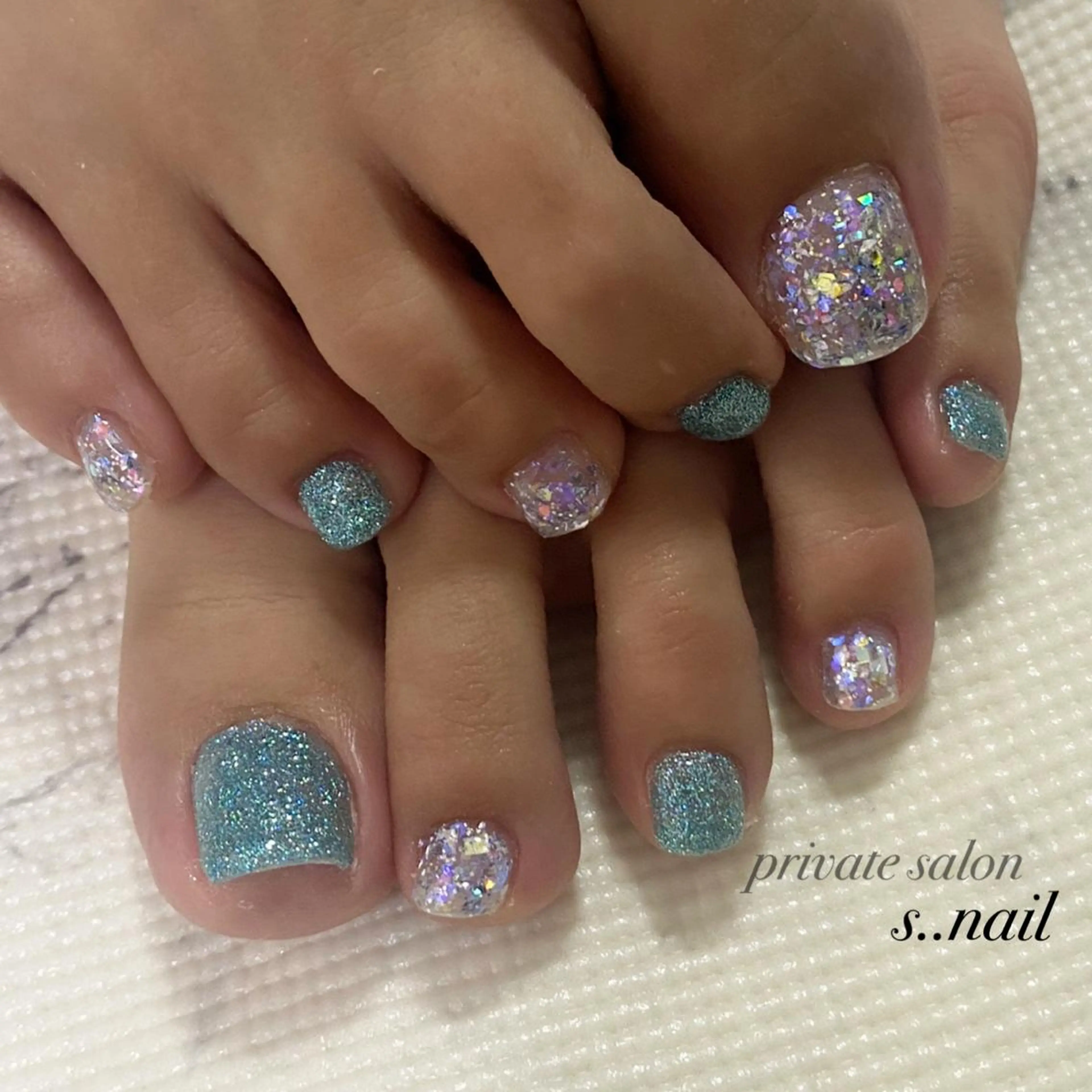 ネイル キラキラネイル ラメ(グリッター) ハンドネイル フットネイル s..nail / MORITAのネイルデザイン