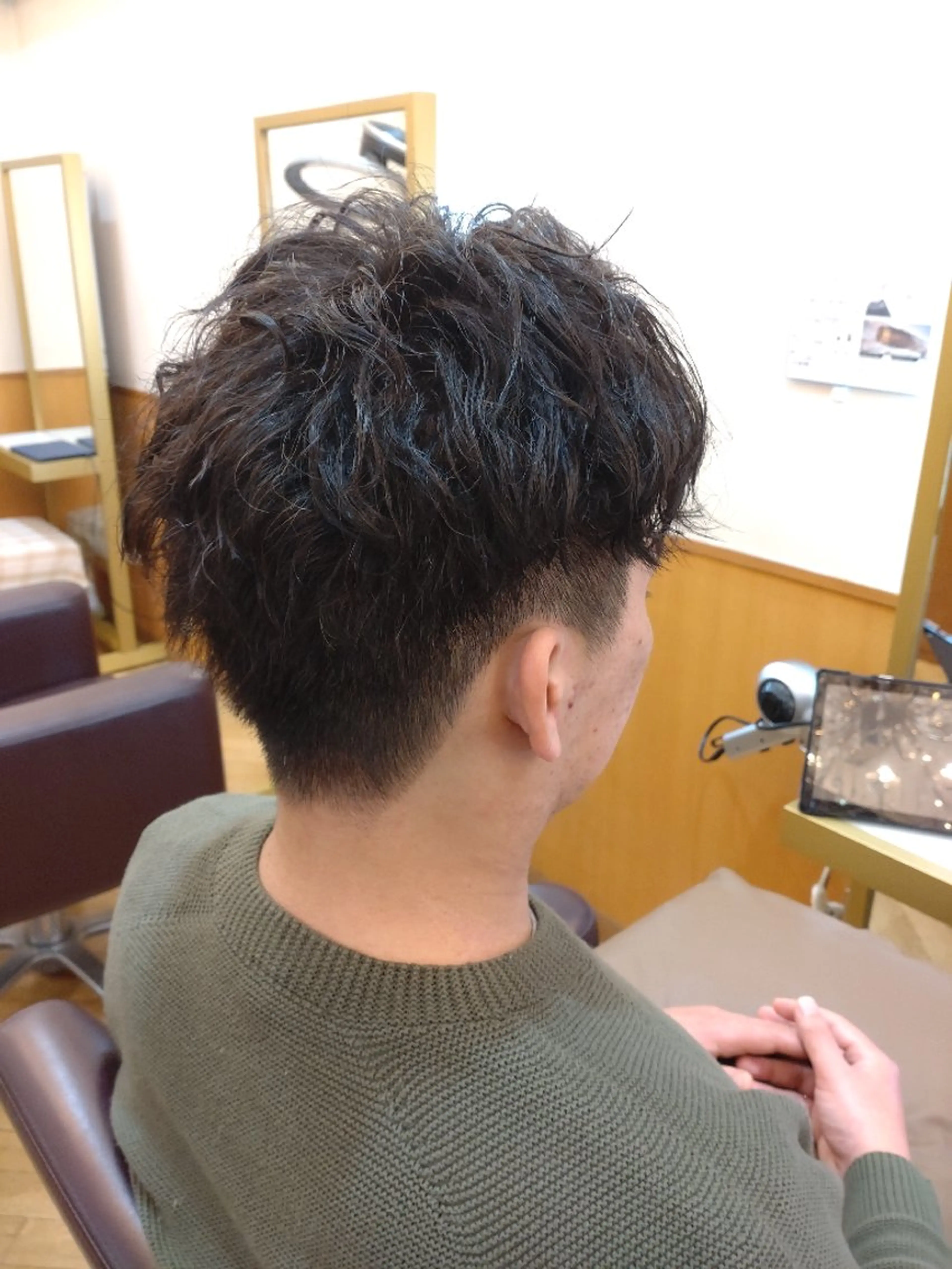 ショート パーマ メンズ 仮屋 敬介のヘアスタイル