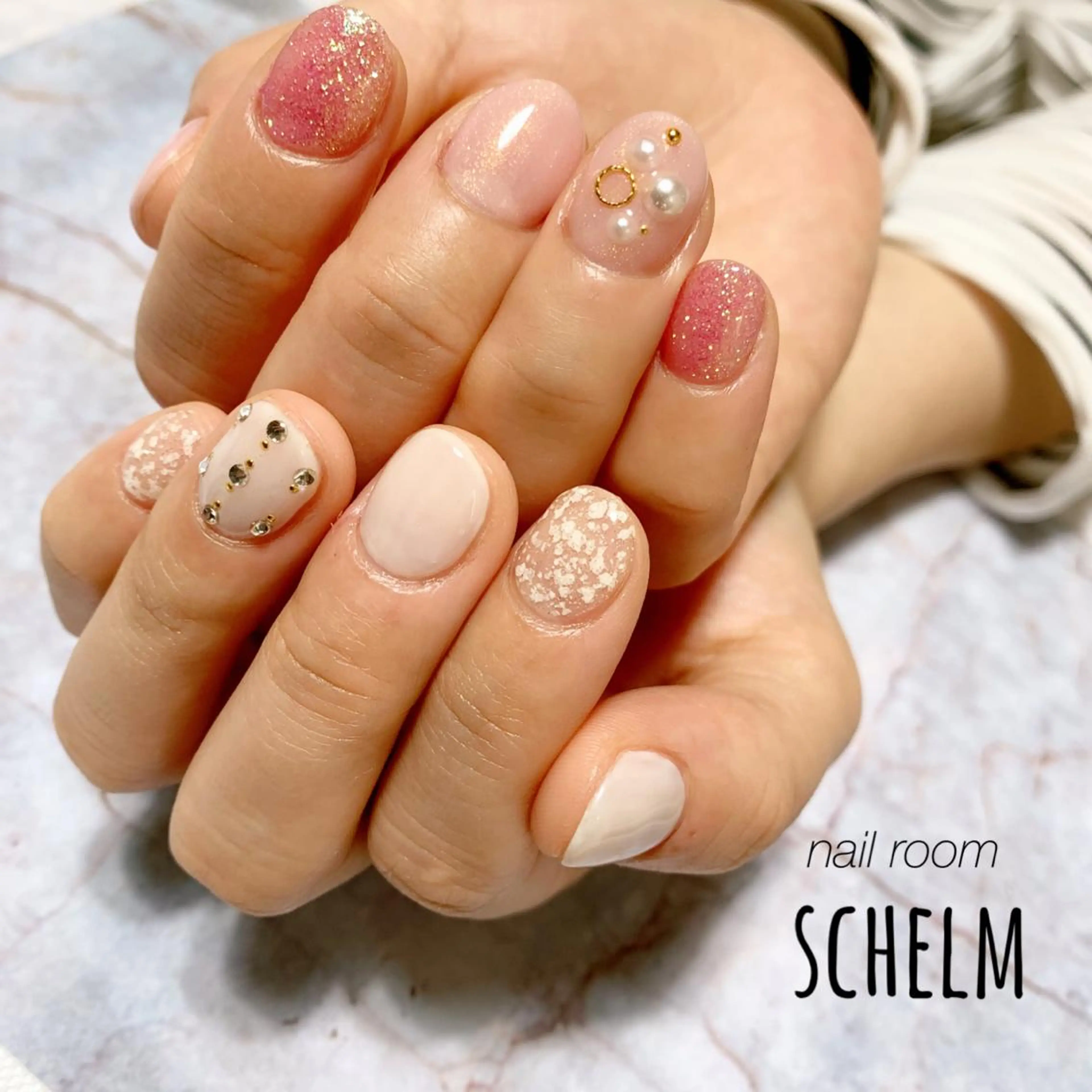 ネイル ハンドネイル nail room シュレムのネイルデザイン