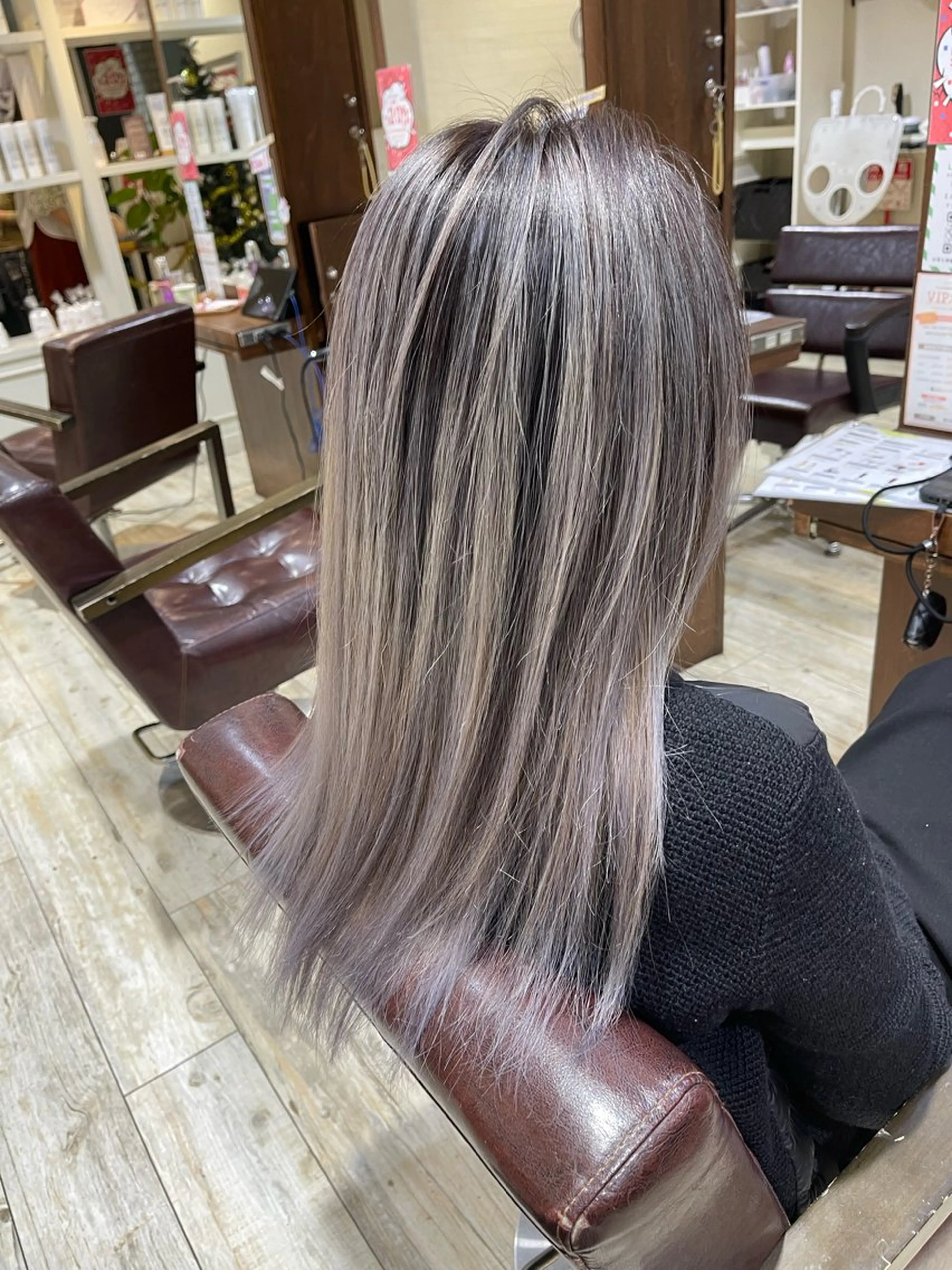 ミディアム カラー バレイヤージュ レイヤーカット カット ヘアカラー トリートメント Che'ri所属・海外レイヤー/ レイヤーカット/和田のヘアスタイル