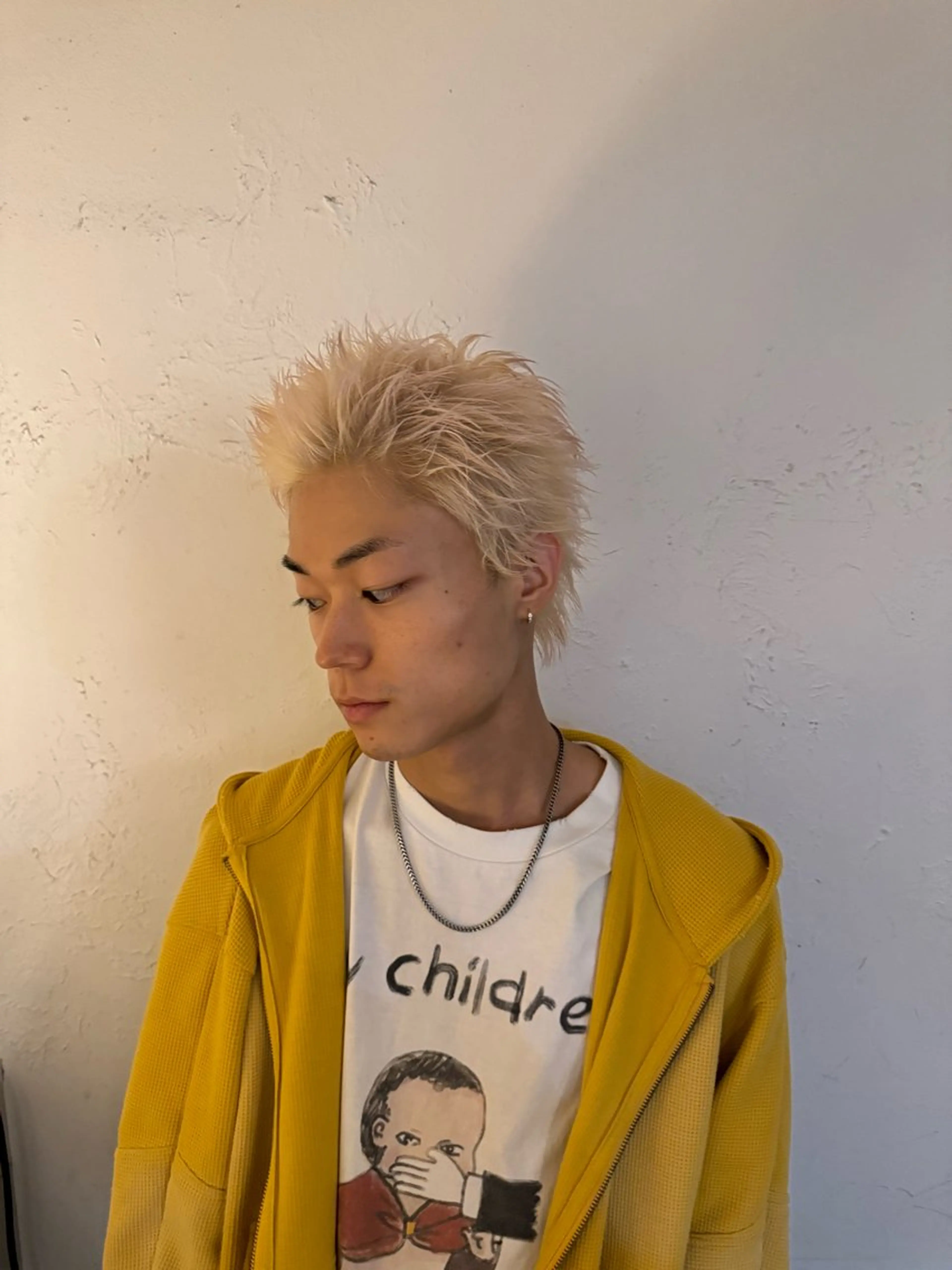 ショート カラー メンズ メンズブリーチ センターパート ダウンパーマ フェードカット メンズハイライト カット ヘアカラー トリートメント 💈メンズ特化💈 TASUKUのヘアスタイル