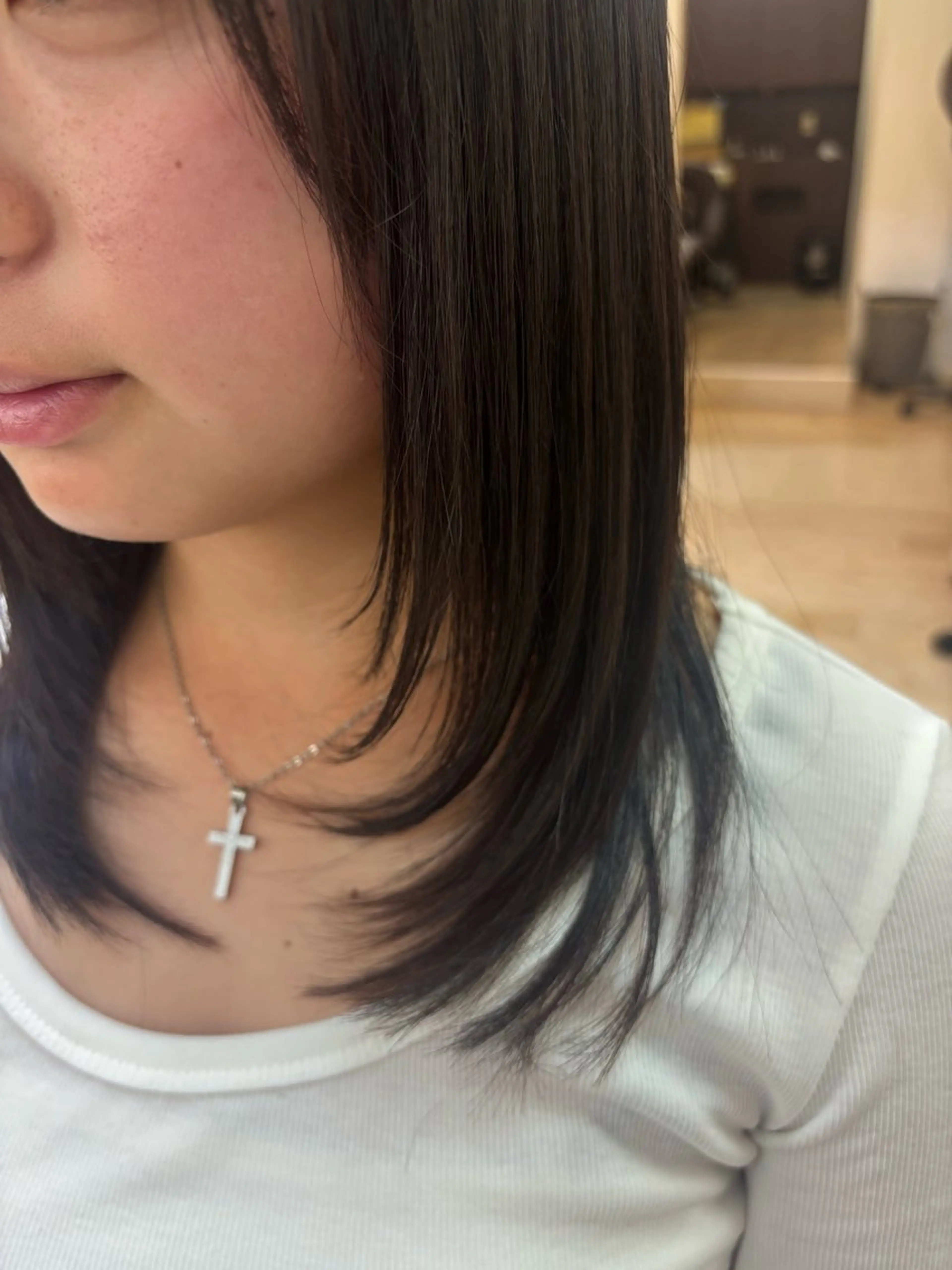 セミロング カット ルプラボウ 石黒よう子のヘアスタイル