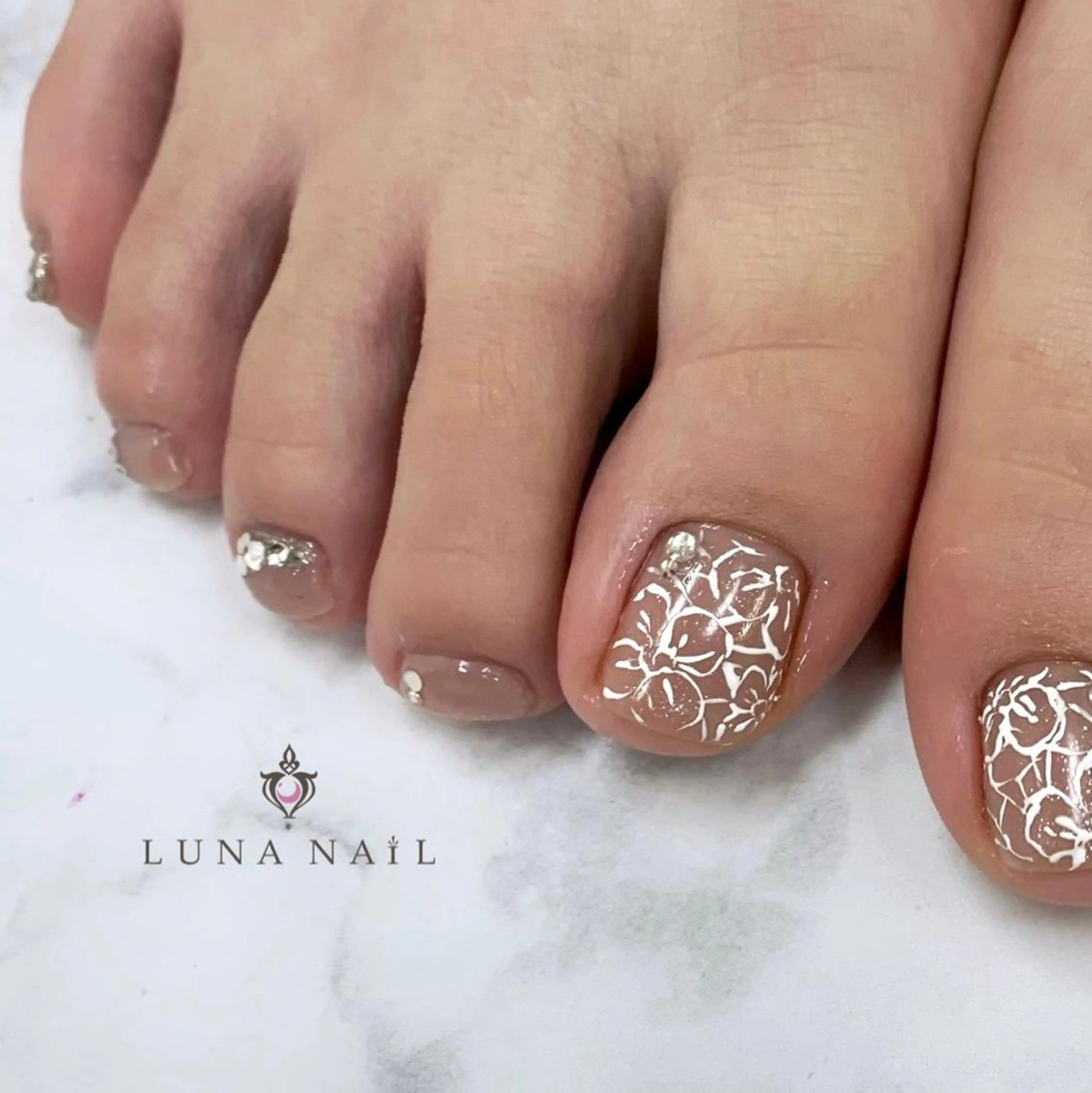 ネイル フットネイル アトリエ　ミモザ所属・いまむら あかりのネイルデザイン