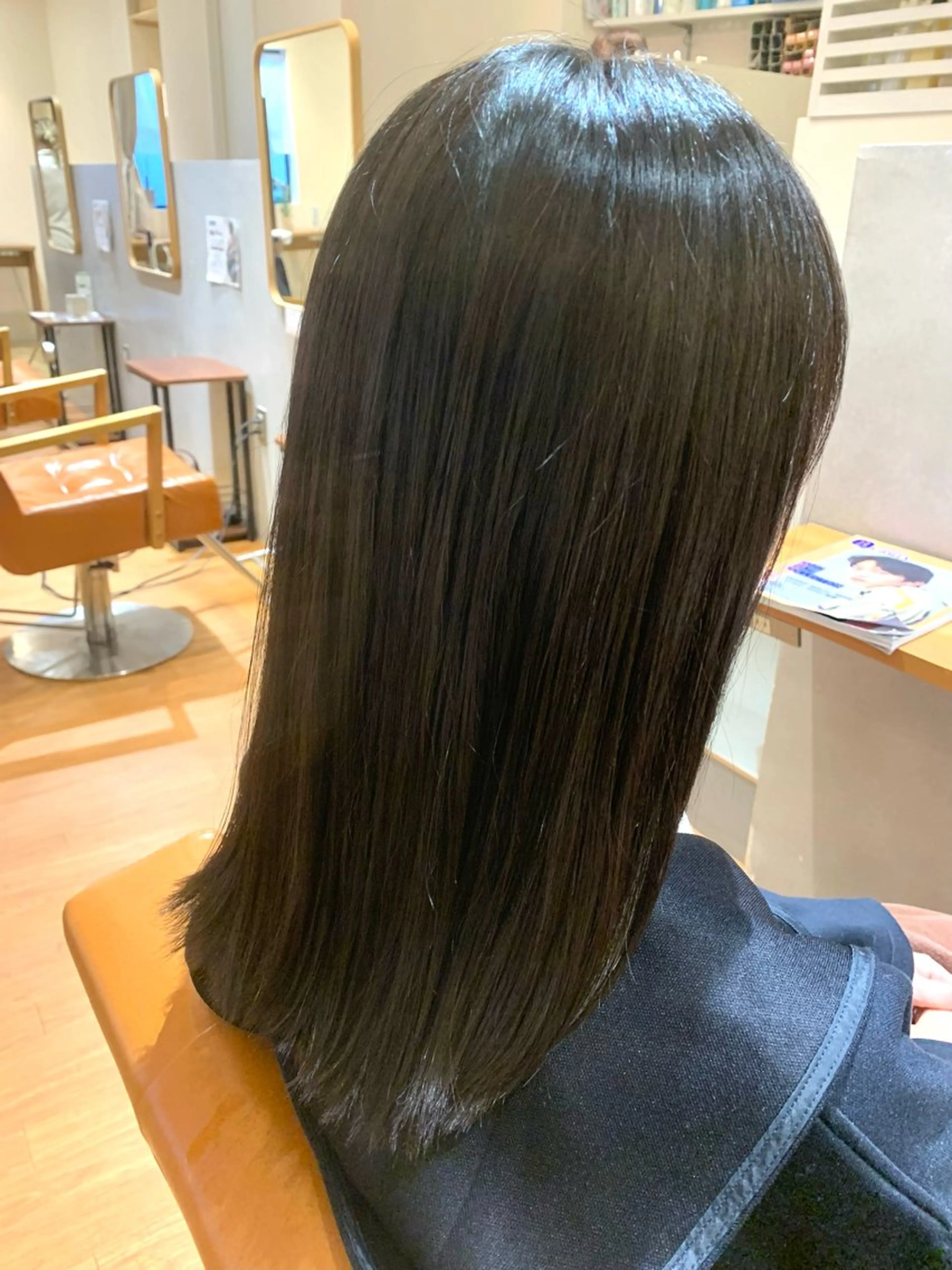 ロング カット 秋野 遥のヘアスタイル