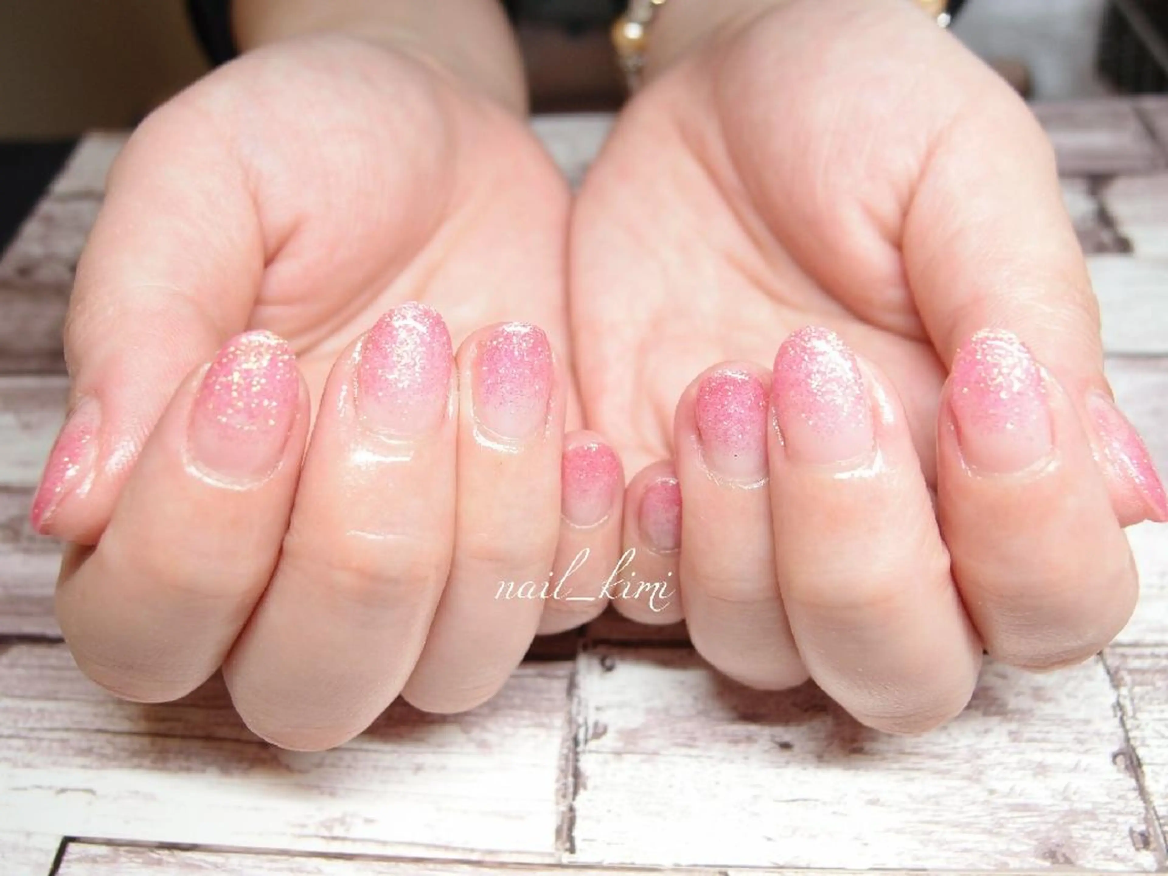 ネイル グラデーション ラメ(グリッター) ラメグラデーション ConneQt所属・ETHOSENSE. kimikaのネイルデザイン