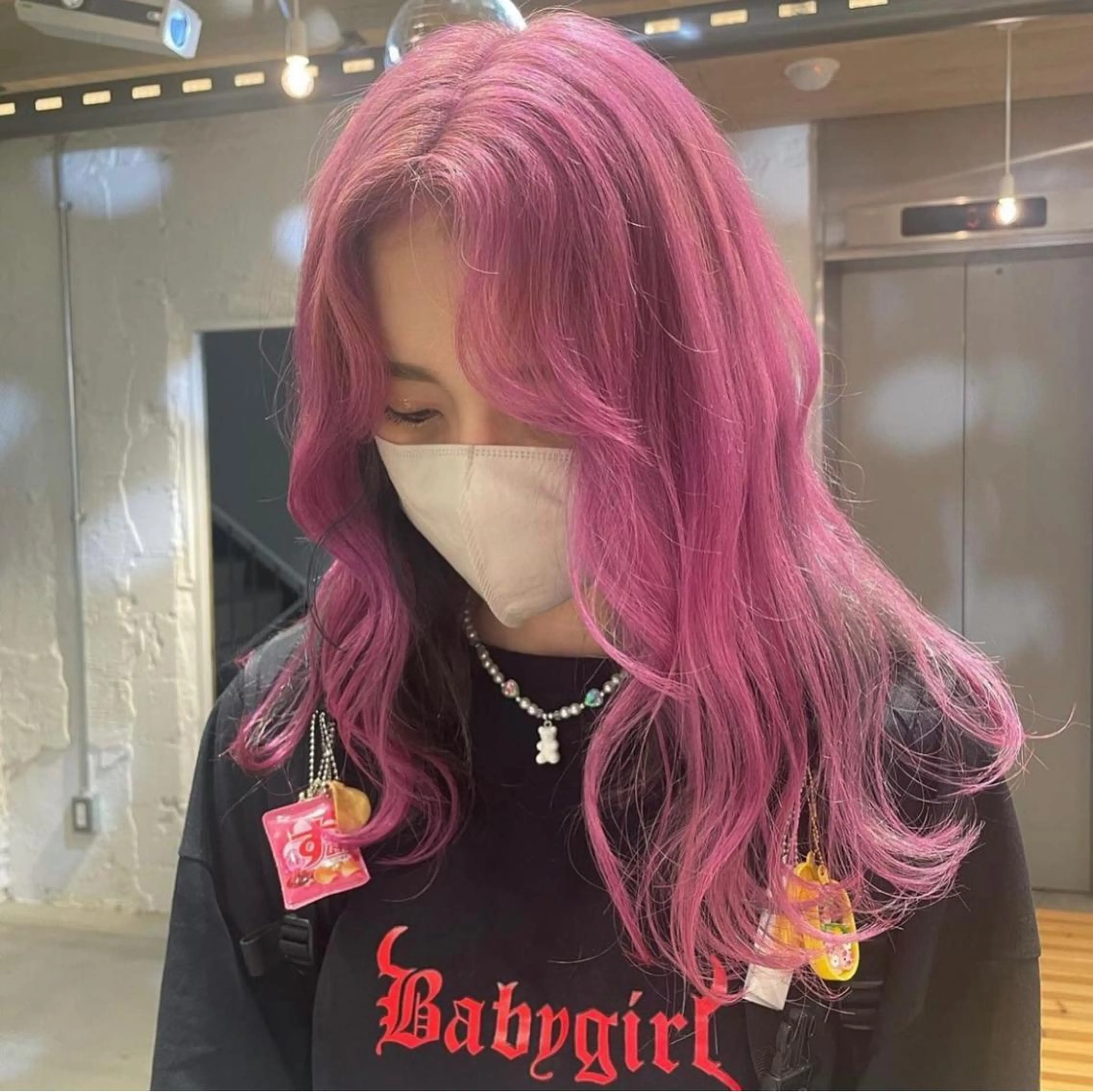 セミロング カラー 艶ハイトーン👑♡ NATSUKIのヘアスタイル