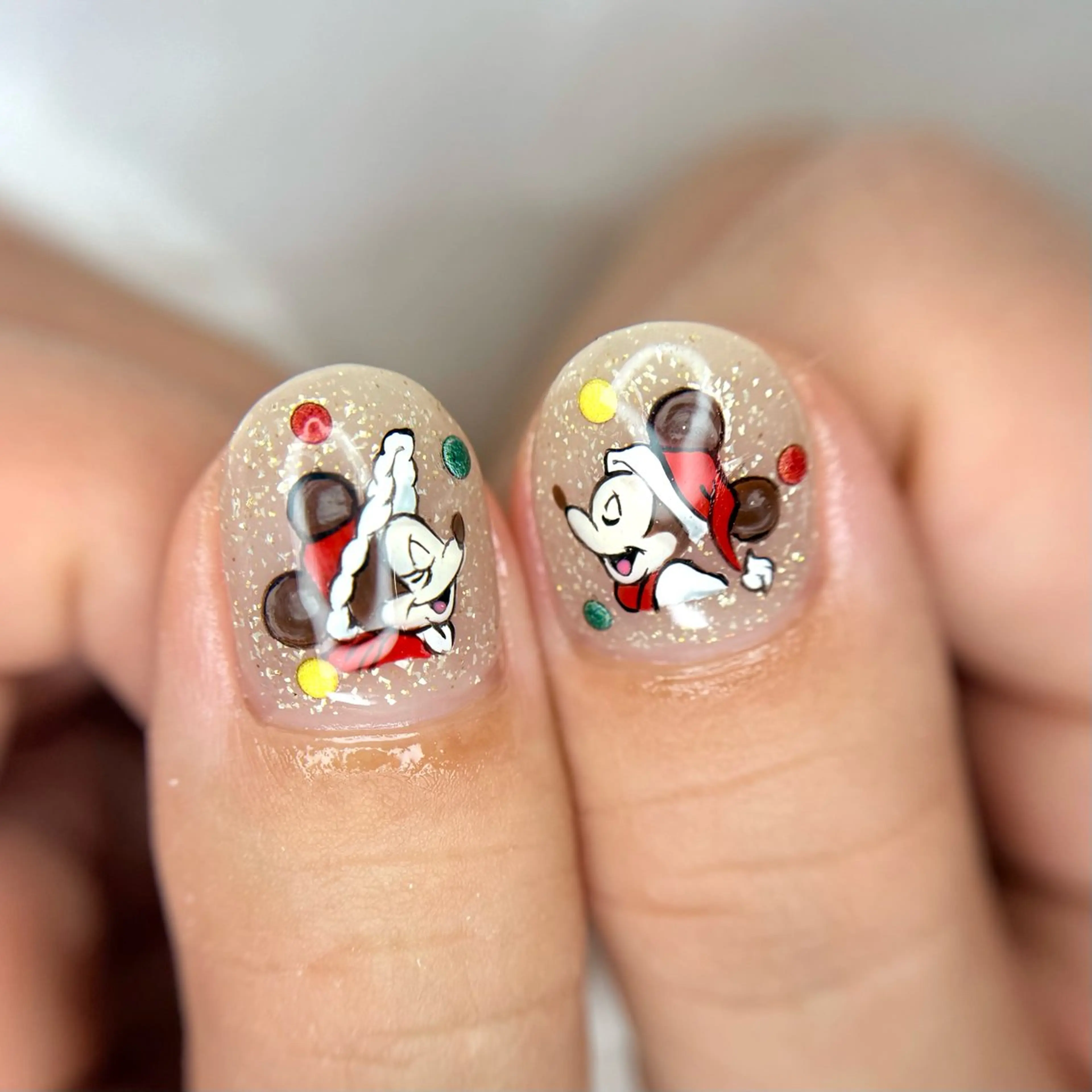 ネイル アートネイル キラキラネイル ショートネイル 冬ネイル クリスマス ハンドネイル OKIKA所属・【OKIKA】 らん🦖🌈🧡のマツエク・マツパデザイン