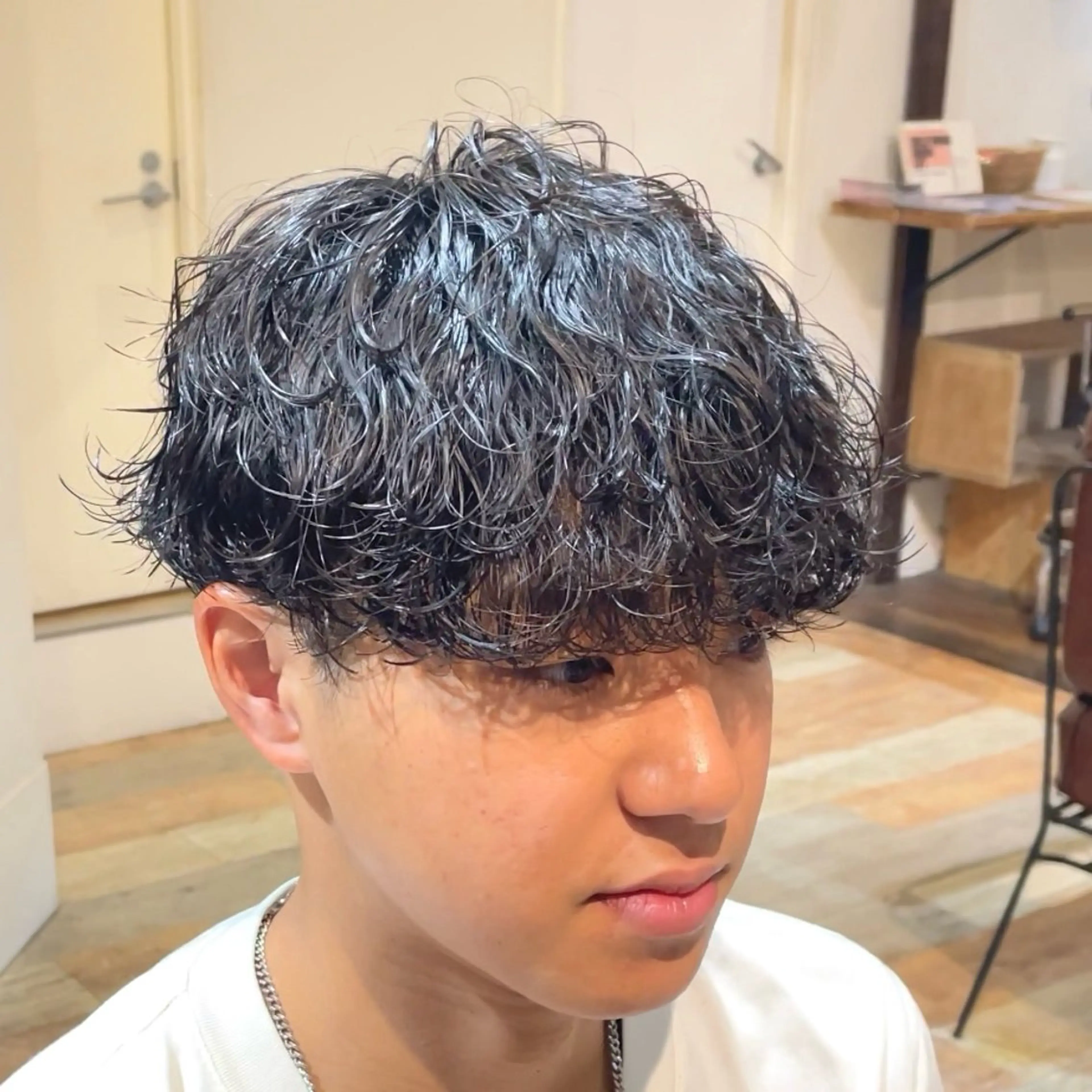 パーマ メンズ カット パーマ メンズパーマ眉毛 特化アユム🔥のヘアスタイル