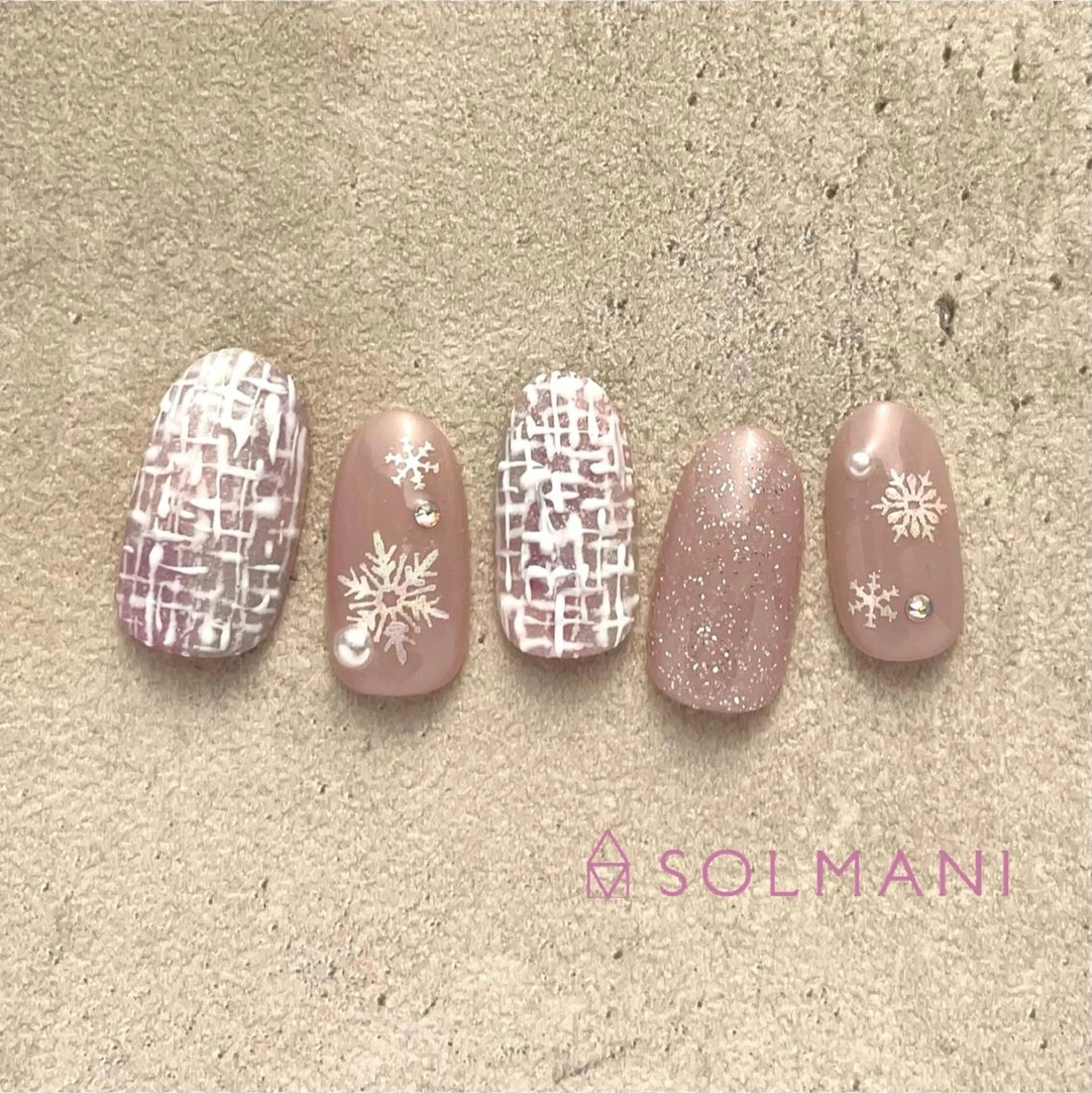 ネイル ツイードネイル SOLMANI 予約担当のネイルデザイン
