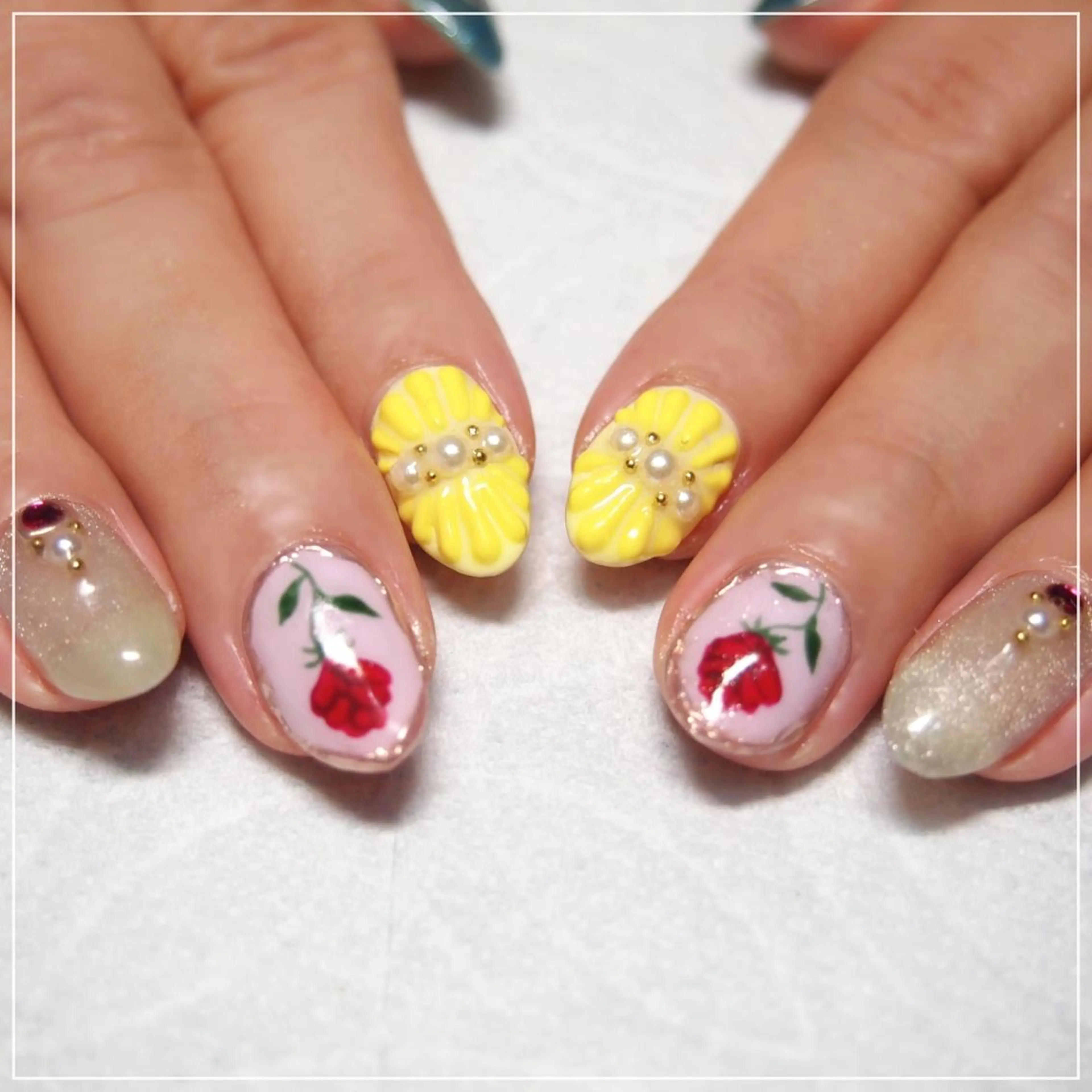 ネイル 山田 麻衣のネイルデザイン