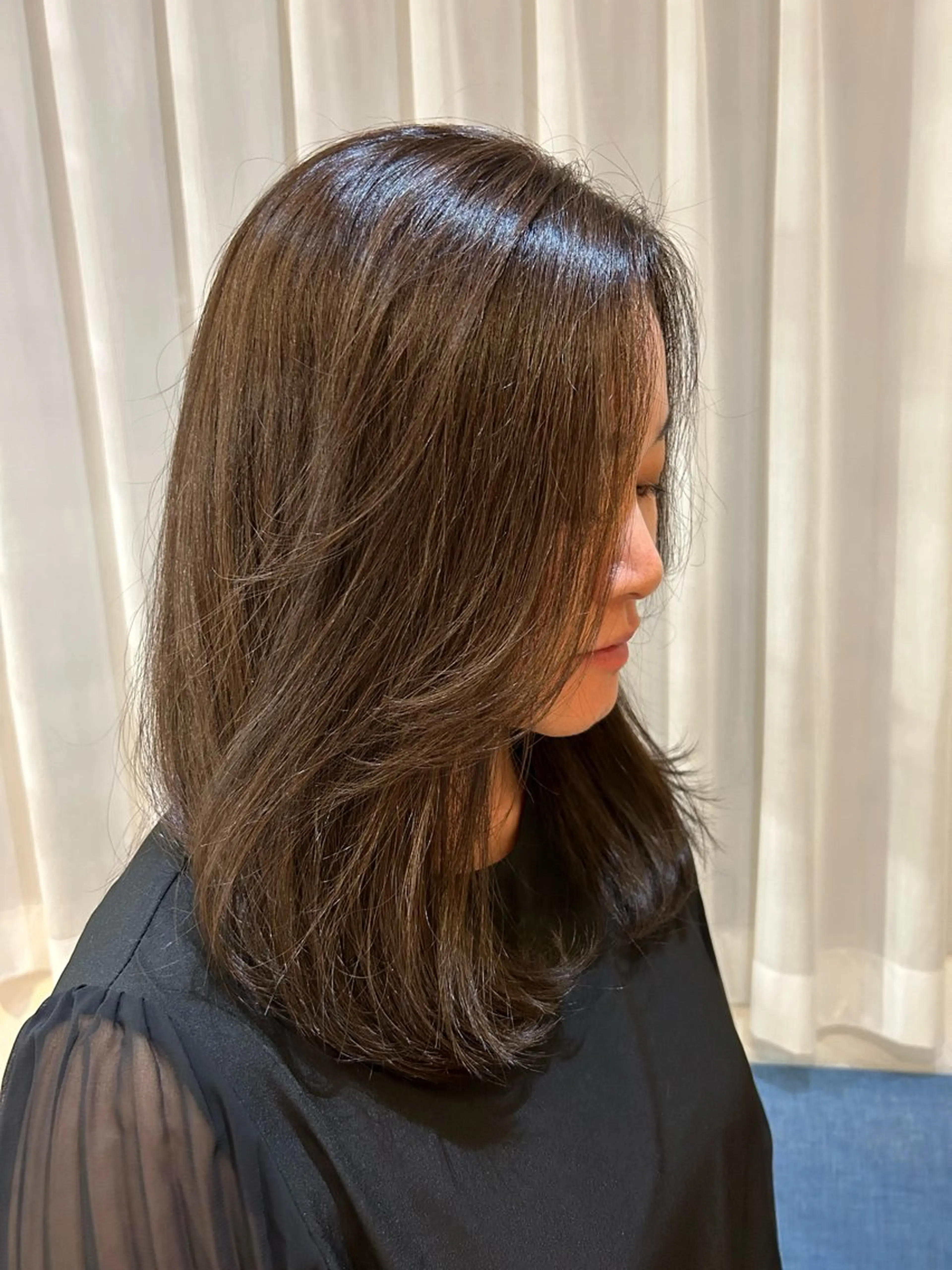 セミロング 山中 かりんのヘアスタイル