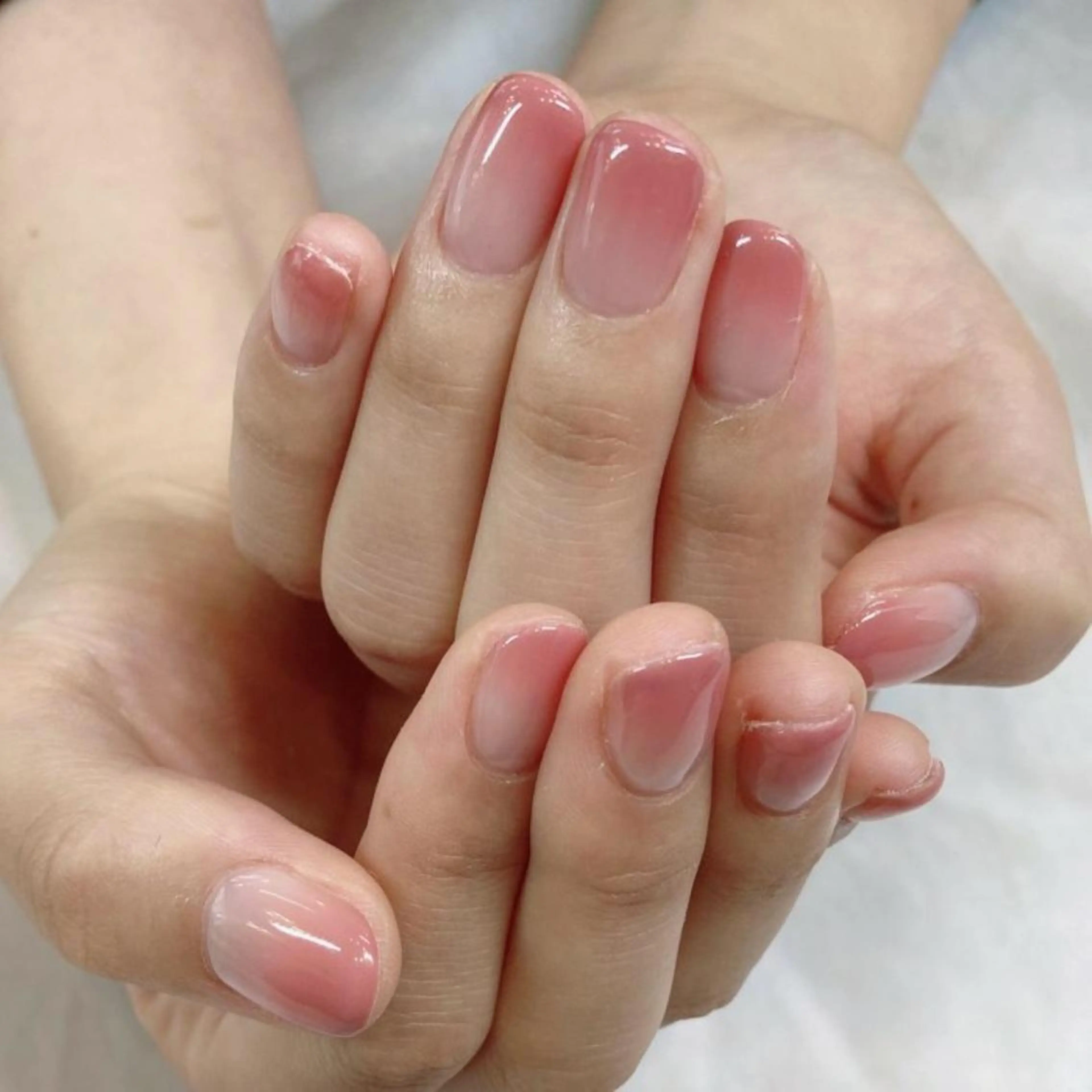 ネイル アートネイル フレンチネイル ジェルネイル グラデーション ラメ(グリッター) ハンドネイル PURE NAIL所属・PURE NAILのネイルデザイン