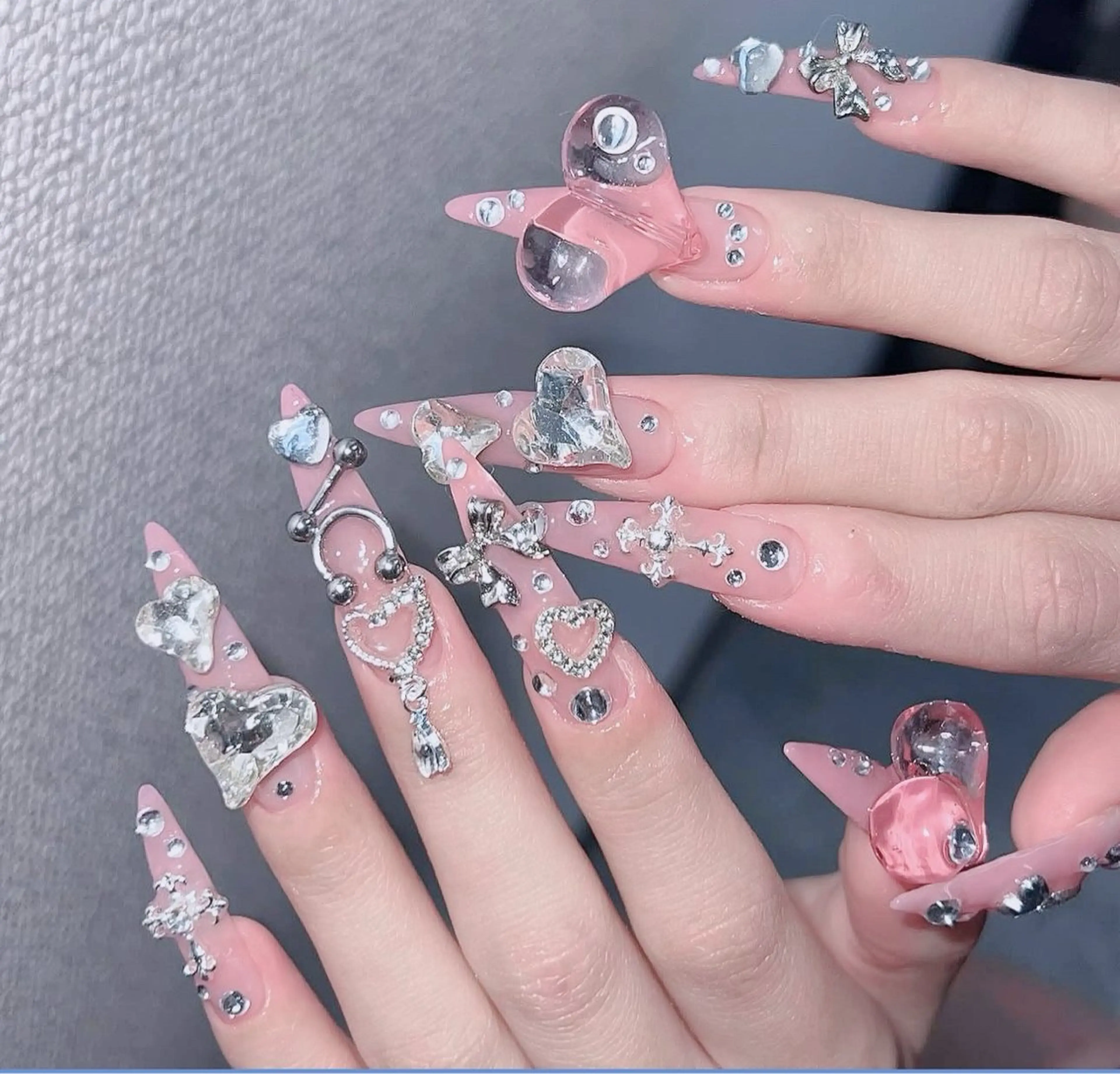 ネイル フレンチネイル ジェルネイル ガラスフレンチ ハロウィン ハート ハンドネイル H.baby Nail Salonのネイルデザイン