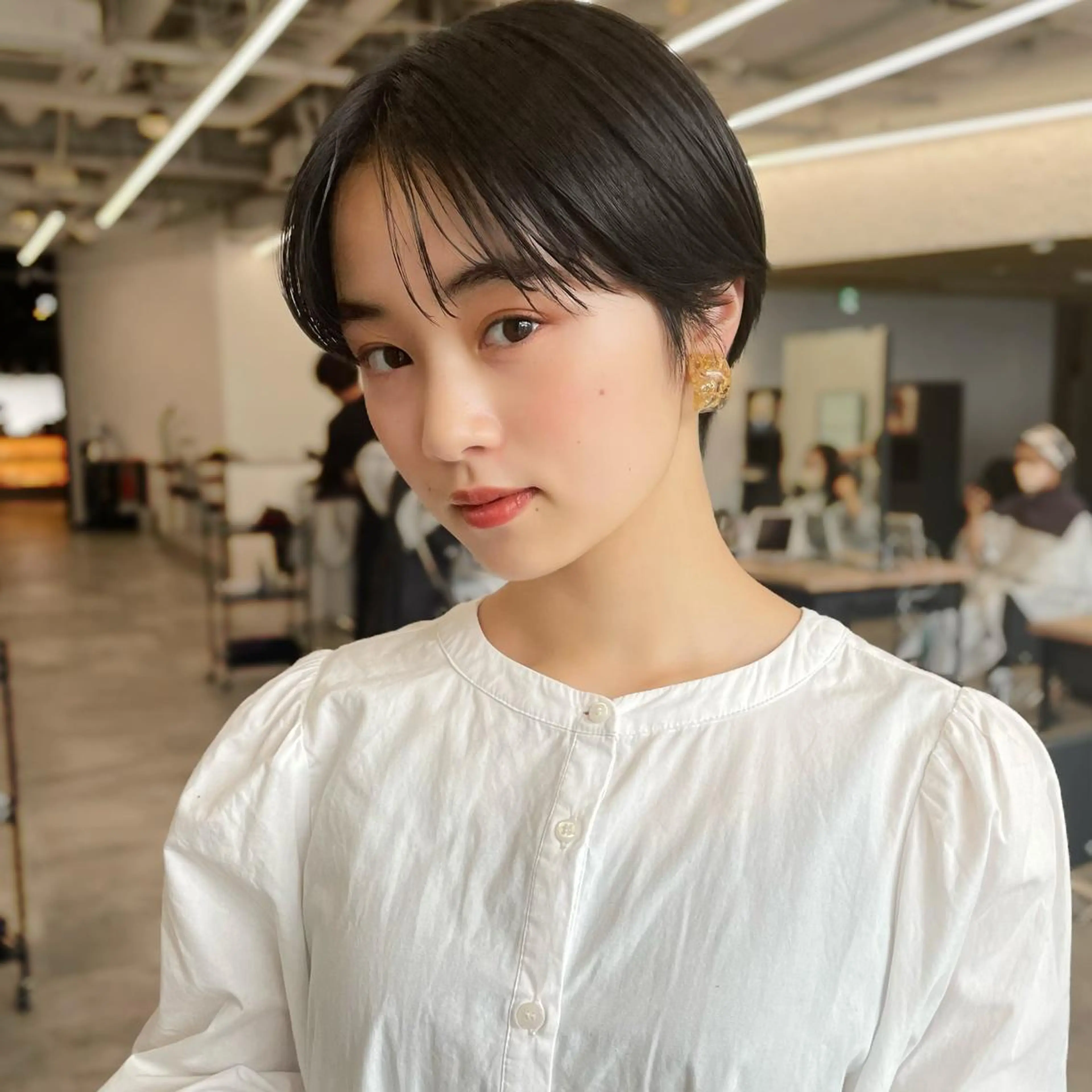 ショート カラー ハンサムショート 黒髪 ショートヘア レイヤー/ショート透 明感カラー/西田祐賀のヘアスタイル