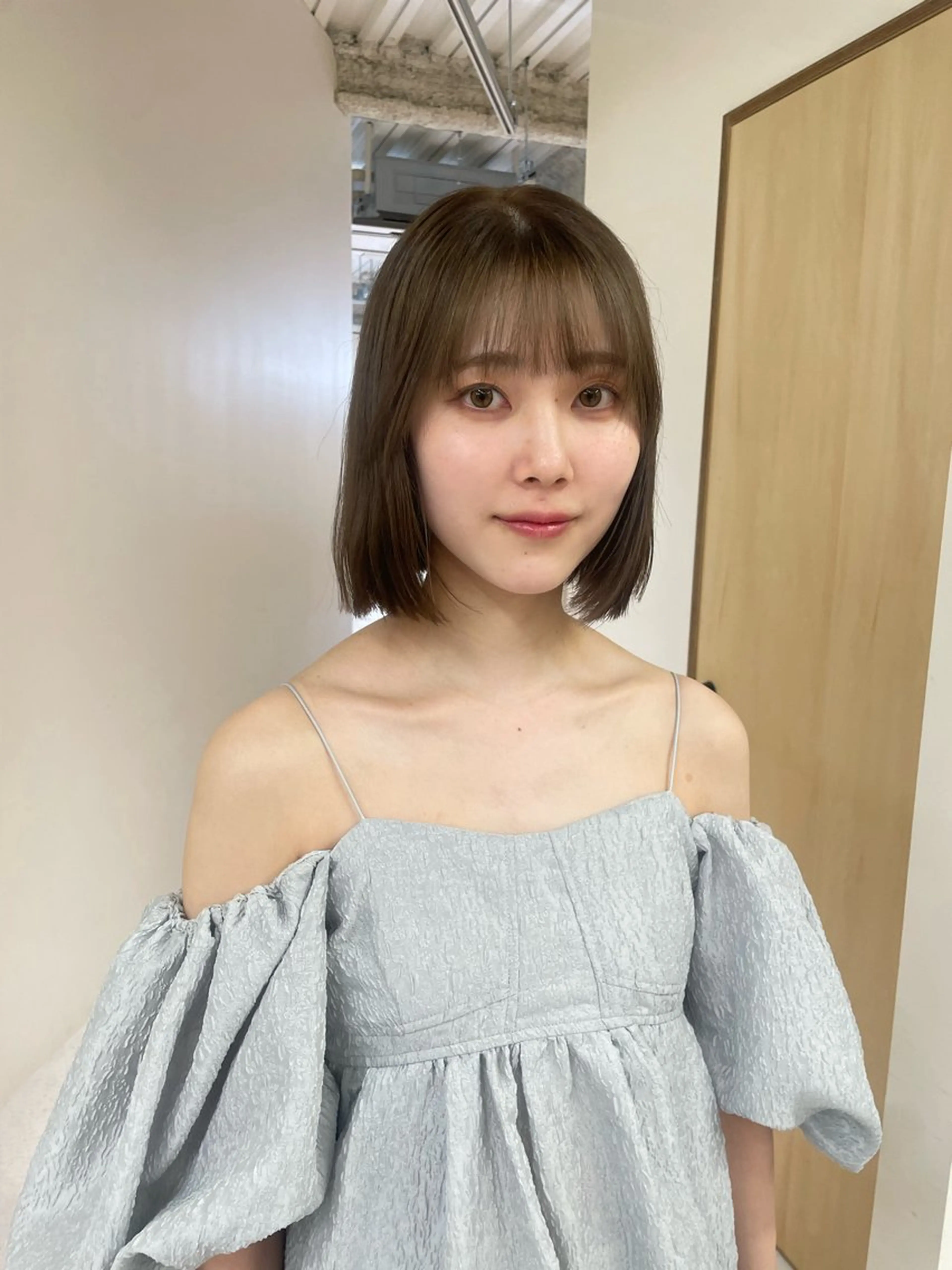 ミディアム DEE okumuraのヘアスタイル