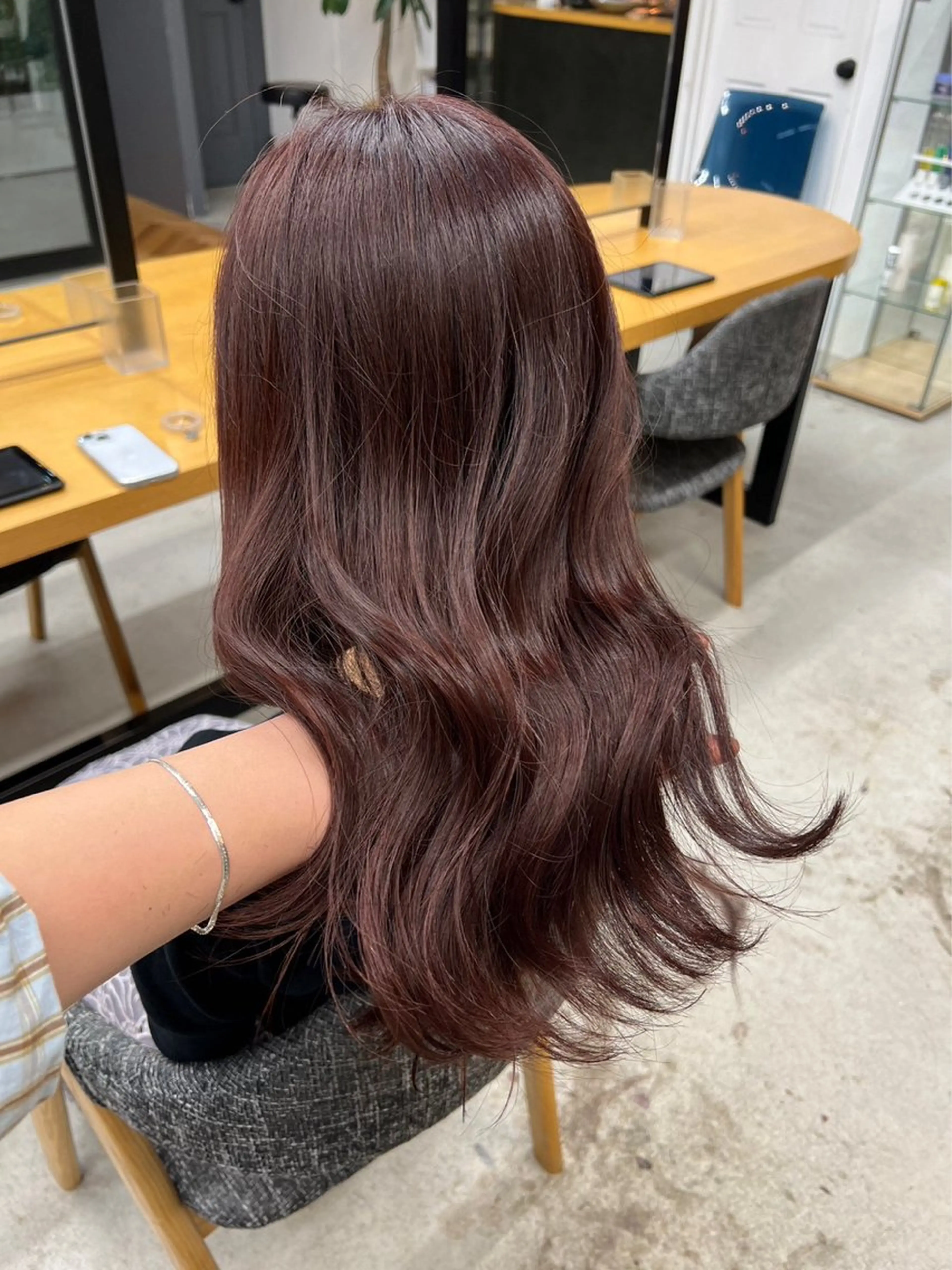 【❤️ミニモ限定❤️】ブリーチなしWカラーでつくるワインレッド+最新トリートメント【ボルドーカラー】【ワインレッド】の写真