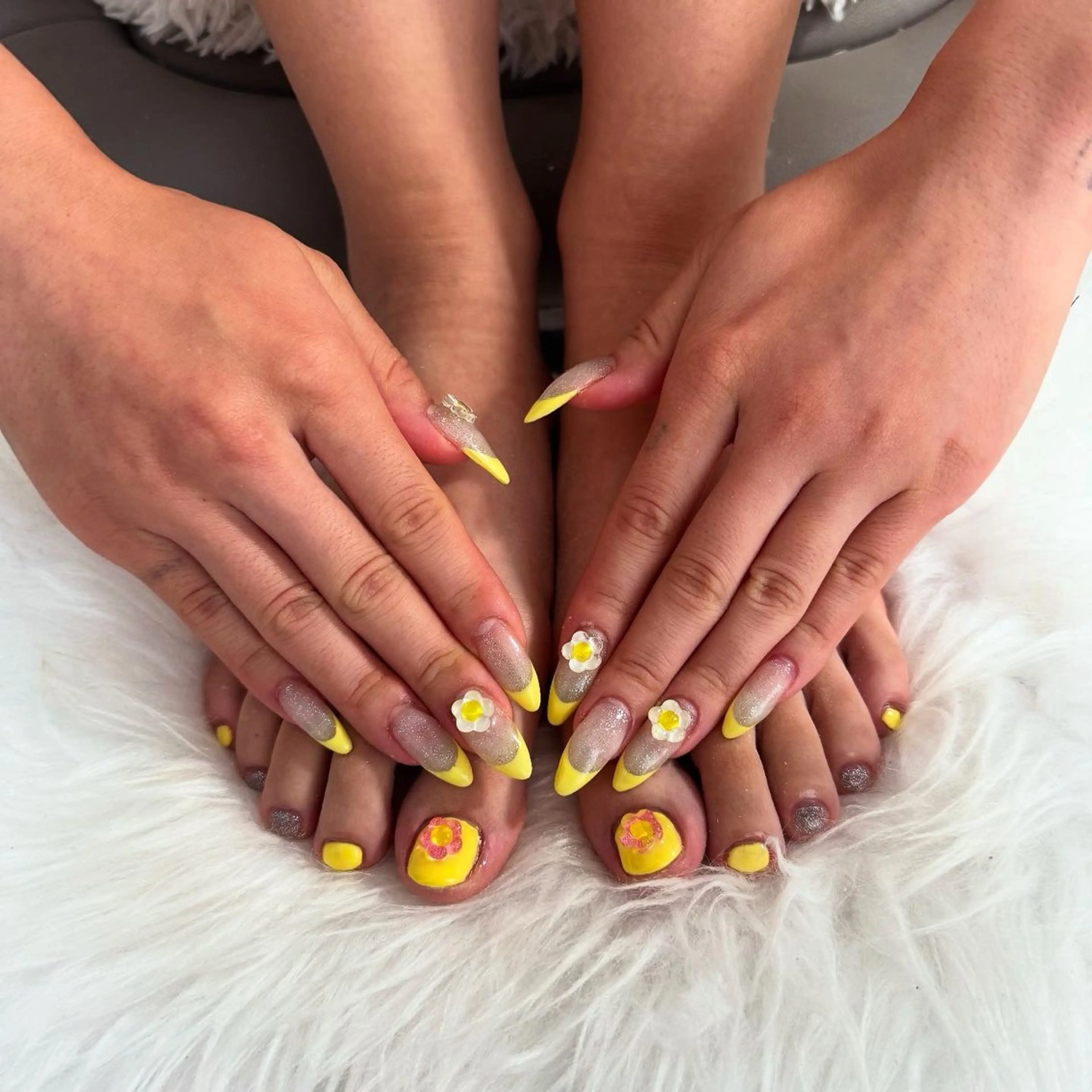 ロング ハンドネイル フットネイル mao .のネイルデザイン