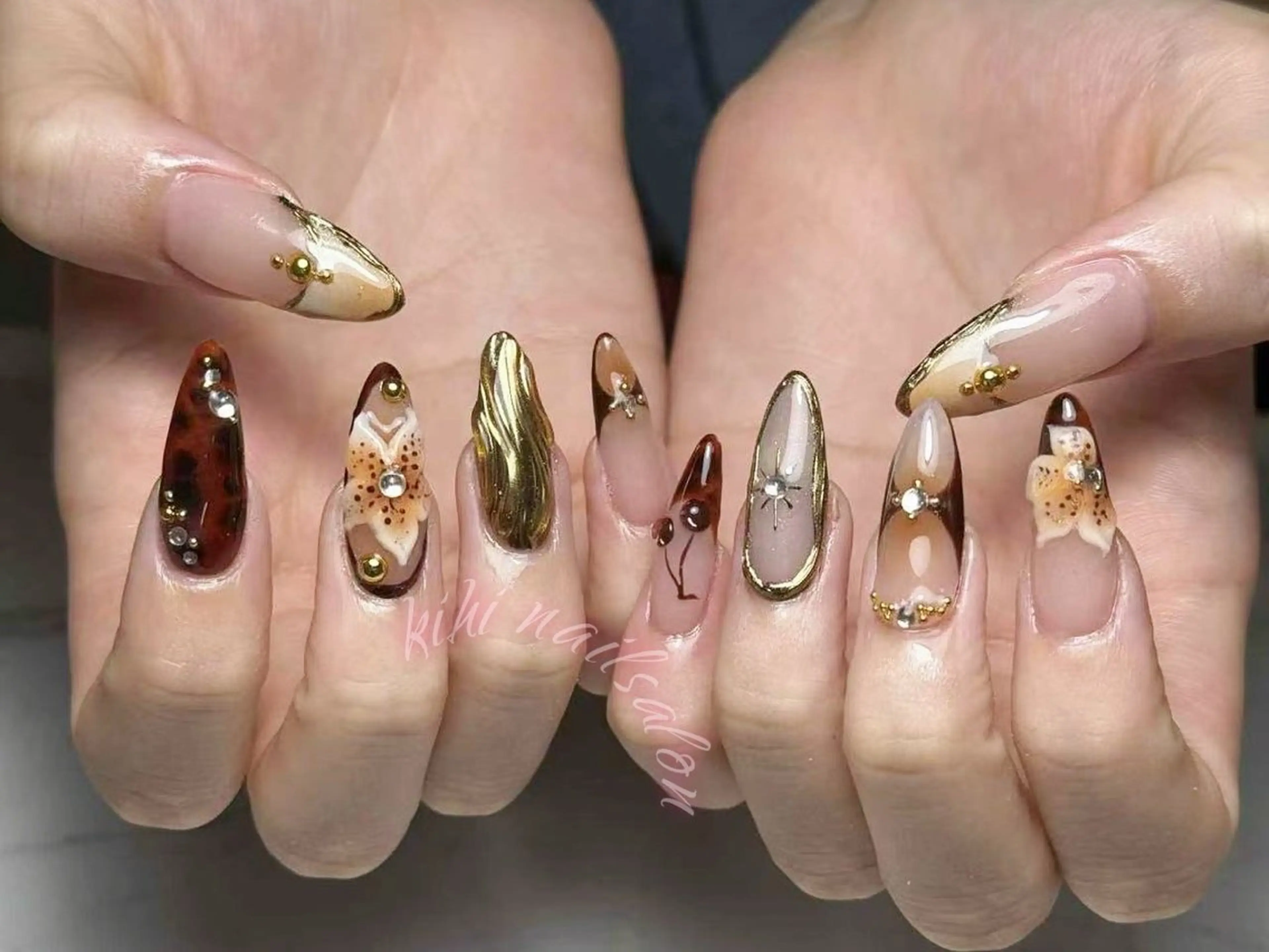 ネイル アートネイル フレンチネイル ジェルネイル グラデーション 韓国ネイル ハンドネイル 💕鈴木ユリ パラジェル/オフ無料のネイルデザイン