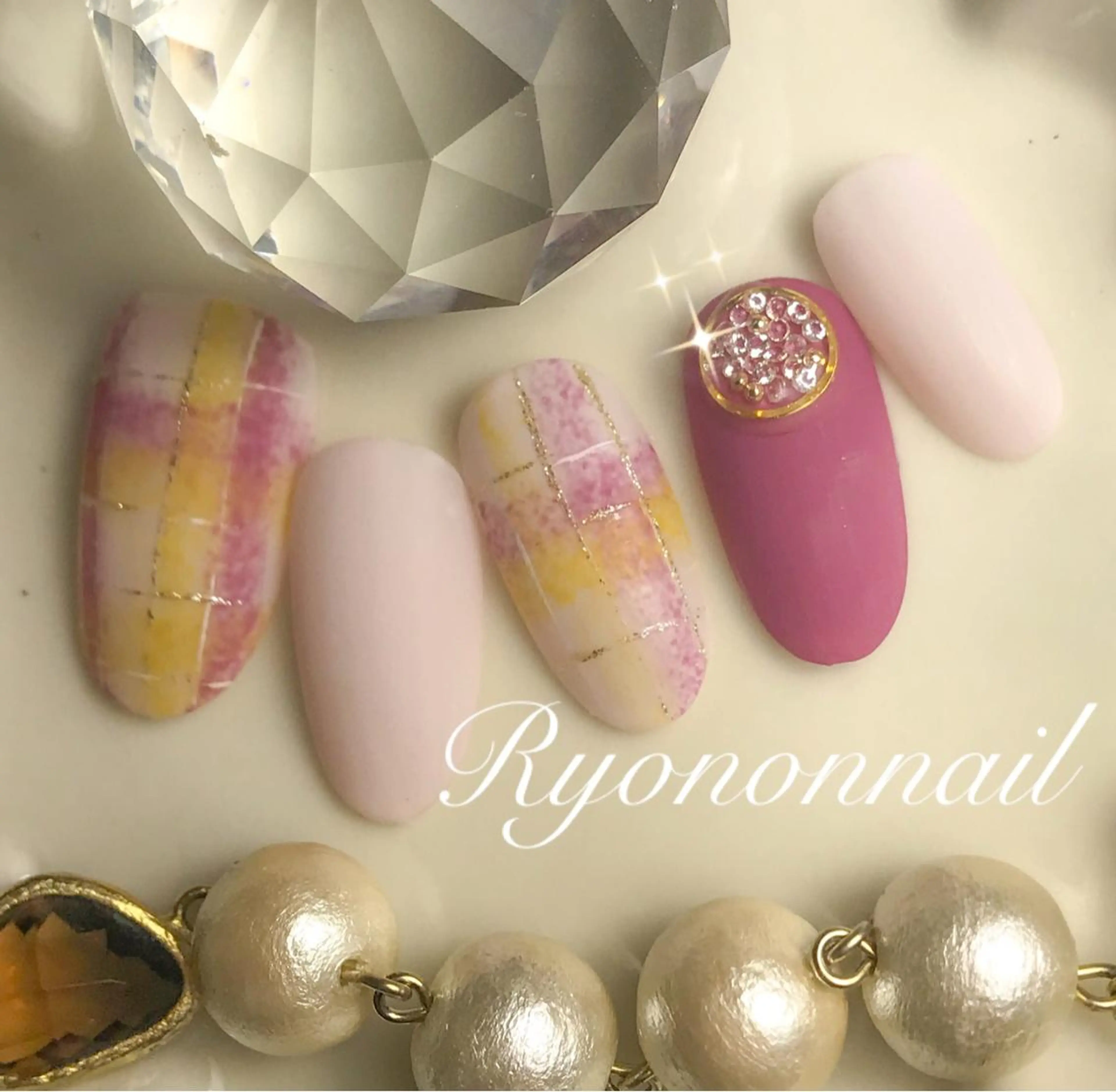 ネイル Ryononnail(リョノンネイル)所属・Ryononnail 上谷典子のネイルデザイン
