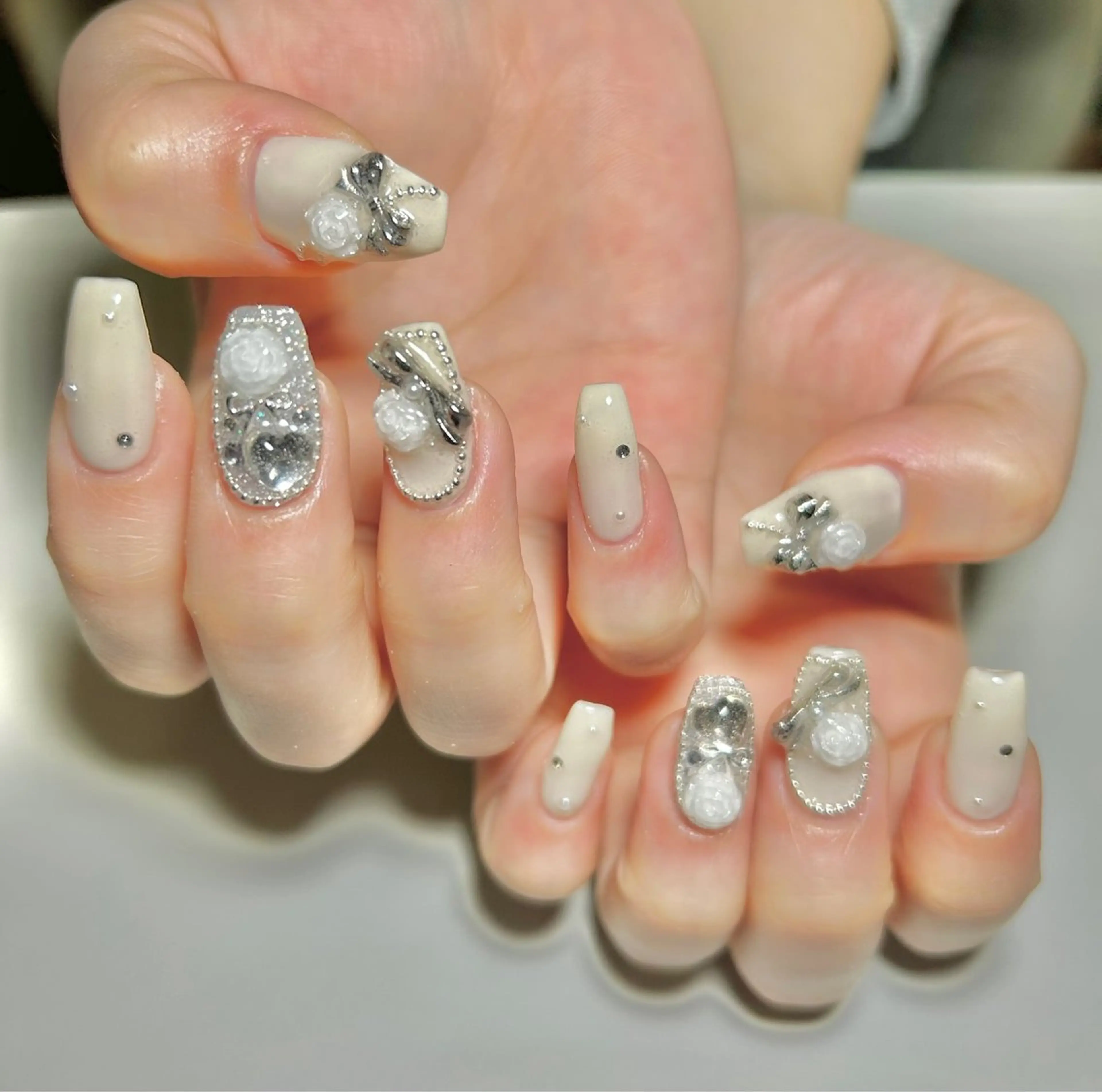 ネイル ハンドネイル Liennail 持込デザインやり放題のネイルデザイン