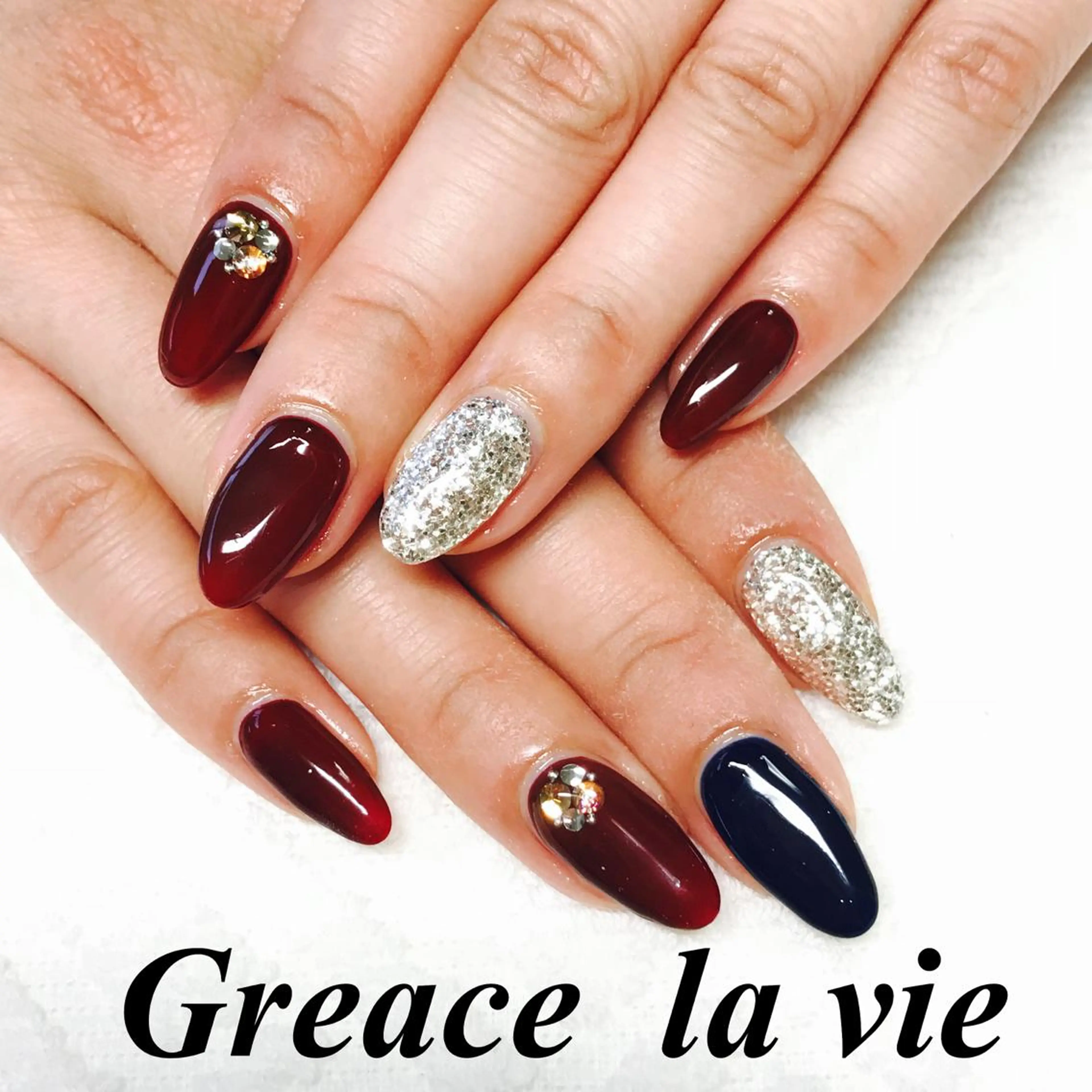 ロング カラー パーマ ヘアアレンジ キッズ ネイル マツエク・マツパ シンプルネイル Greace la vie所属・Greace  la vieのネイルデザイン