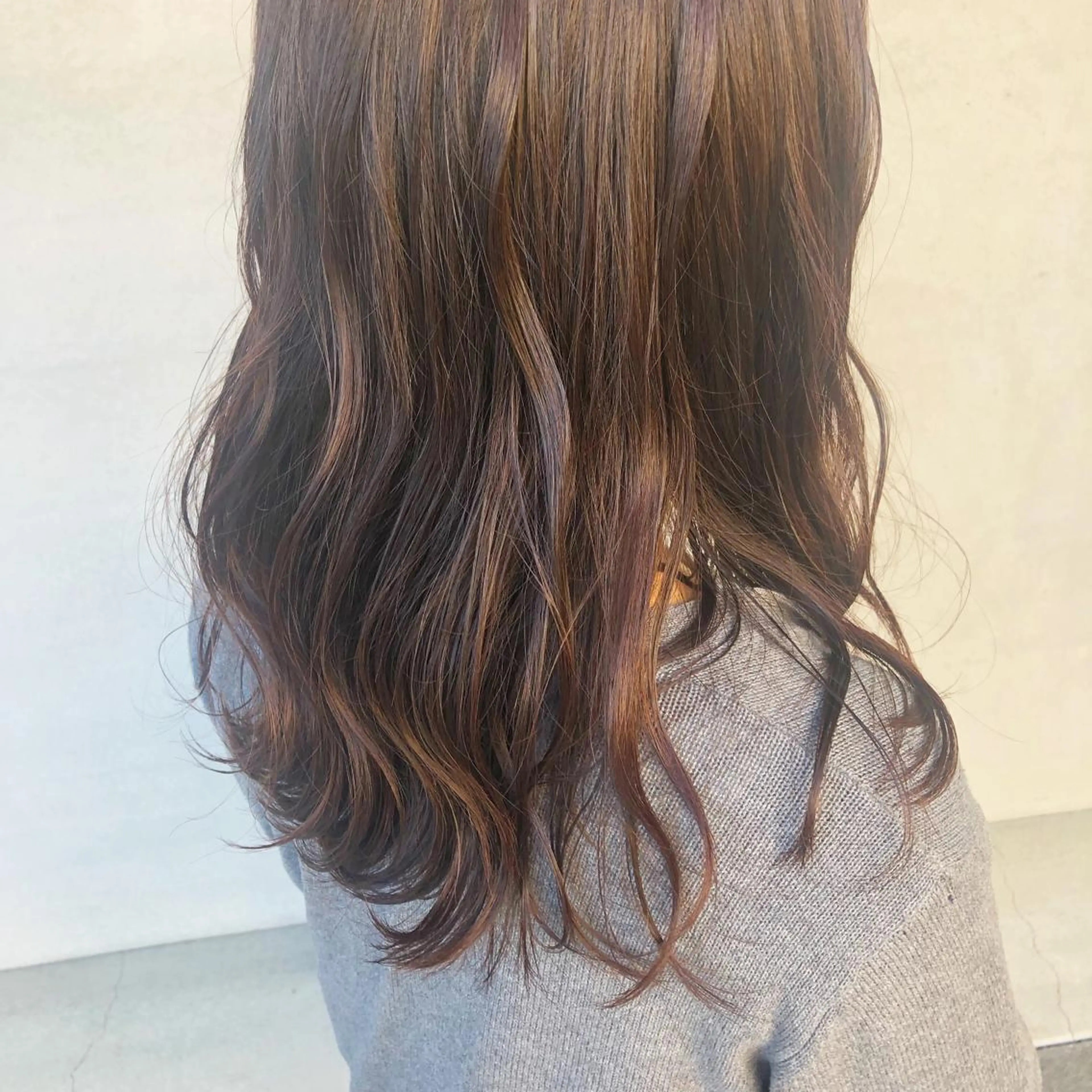 セミロング カラー 小森 樹奈のヘアスタイル