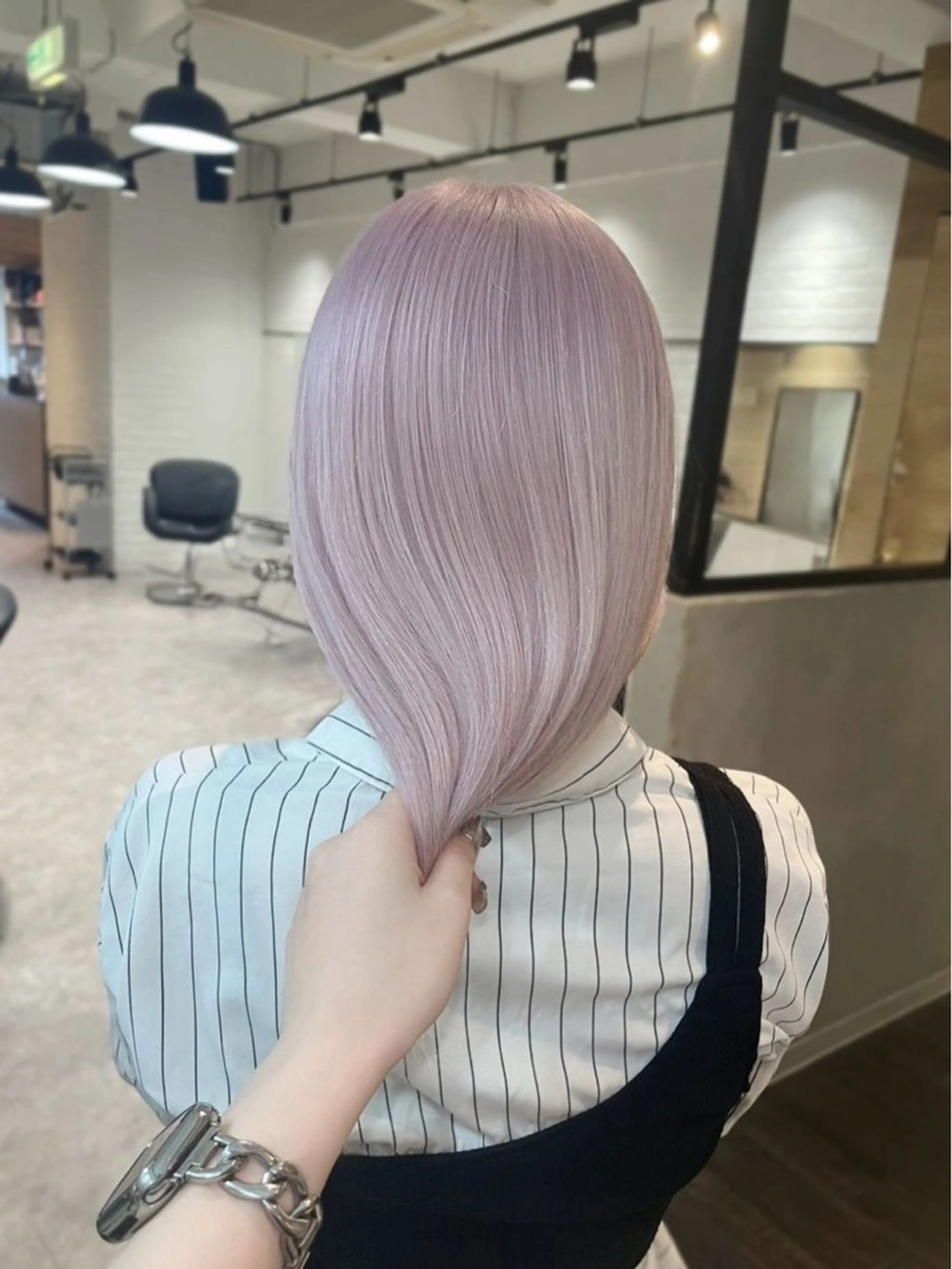 ミディアム カラー ブリーチ ケアブリーチ ハイトーンカラー ピンクカラー ホワイトピンク カット ヘアカラー トリートメント hisano / ハイトーン・透明感のヘアスタイル