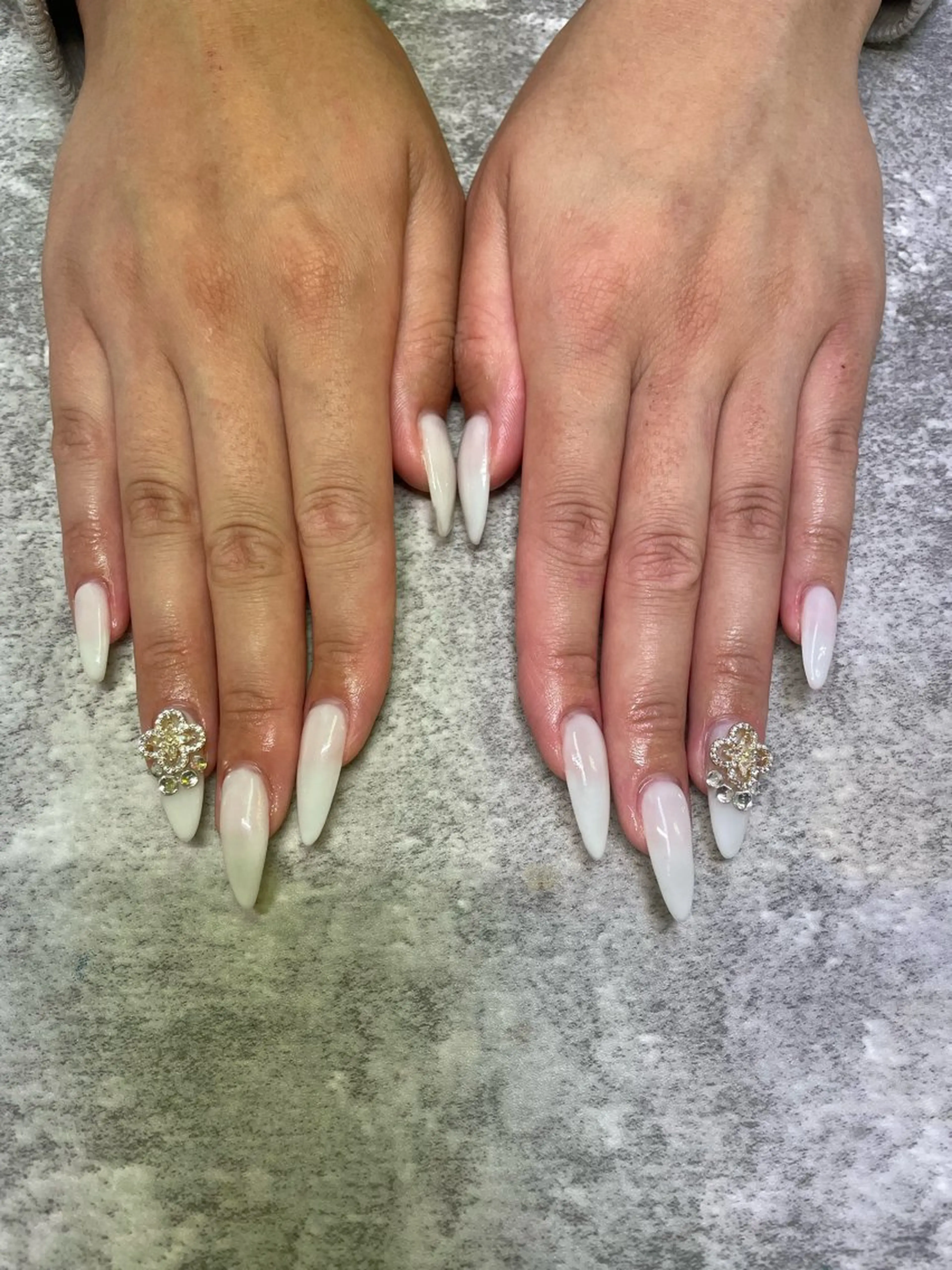 ネイル シンプルネイル Angeli⭐︎ AKANEのネイルデザイン