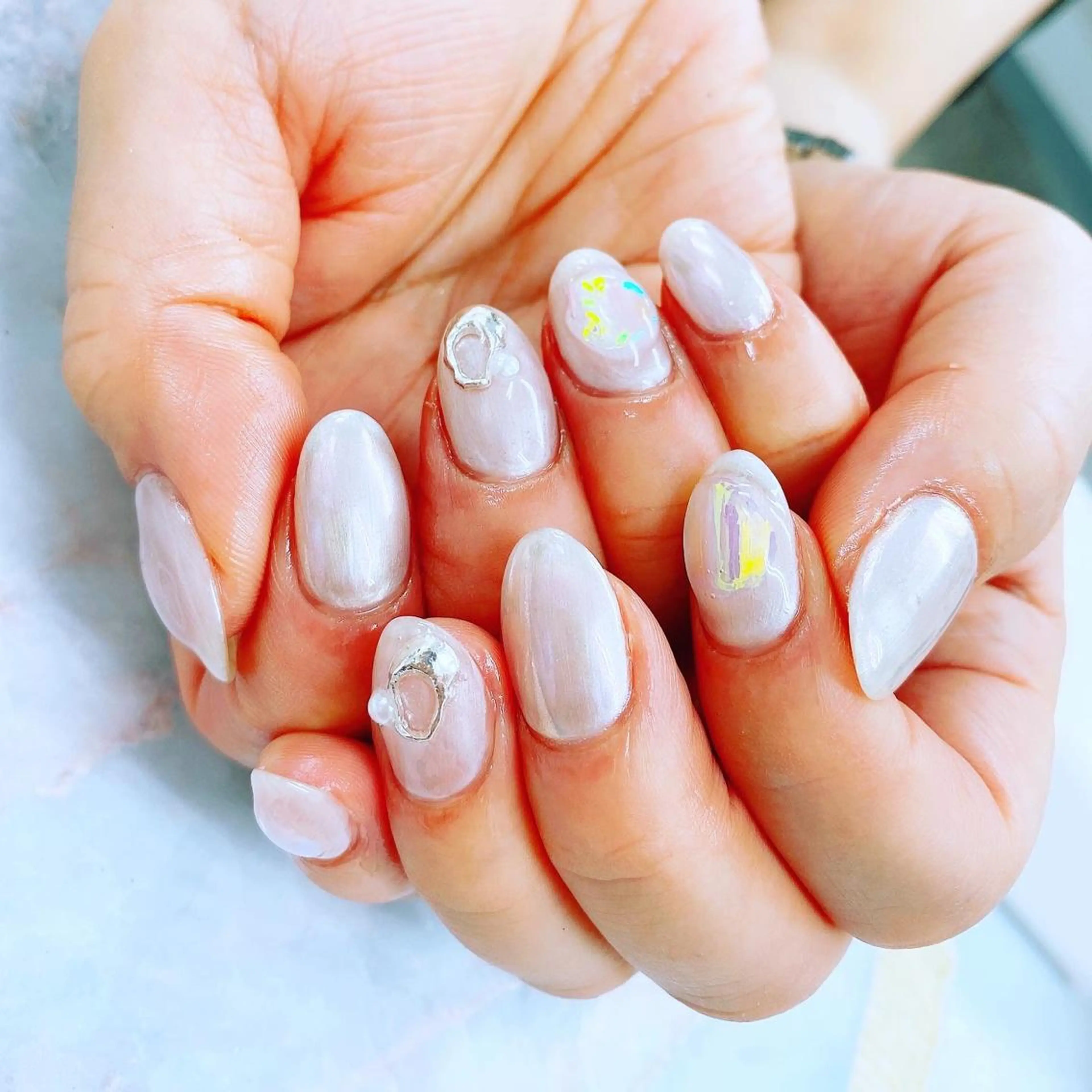 ネイル 氷ネイル・うるうるネイル ホワイト N._._.claw[エヌクロー]所属・N._._. clawのネイルデザイン