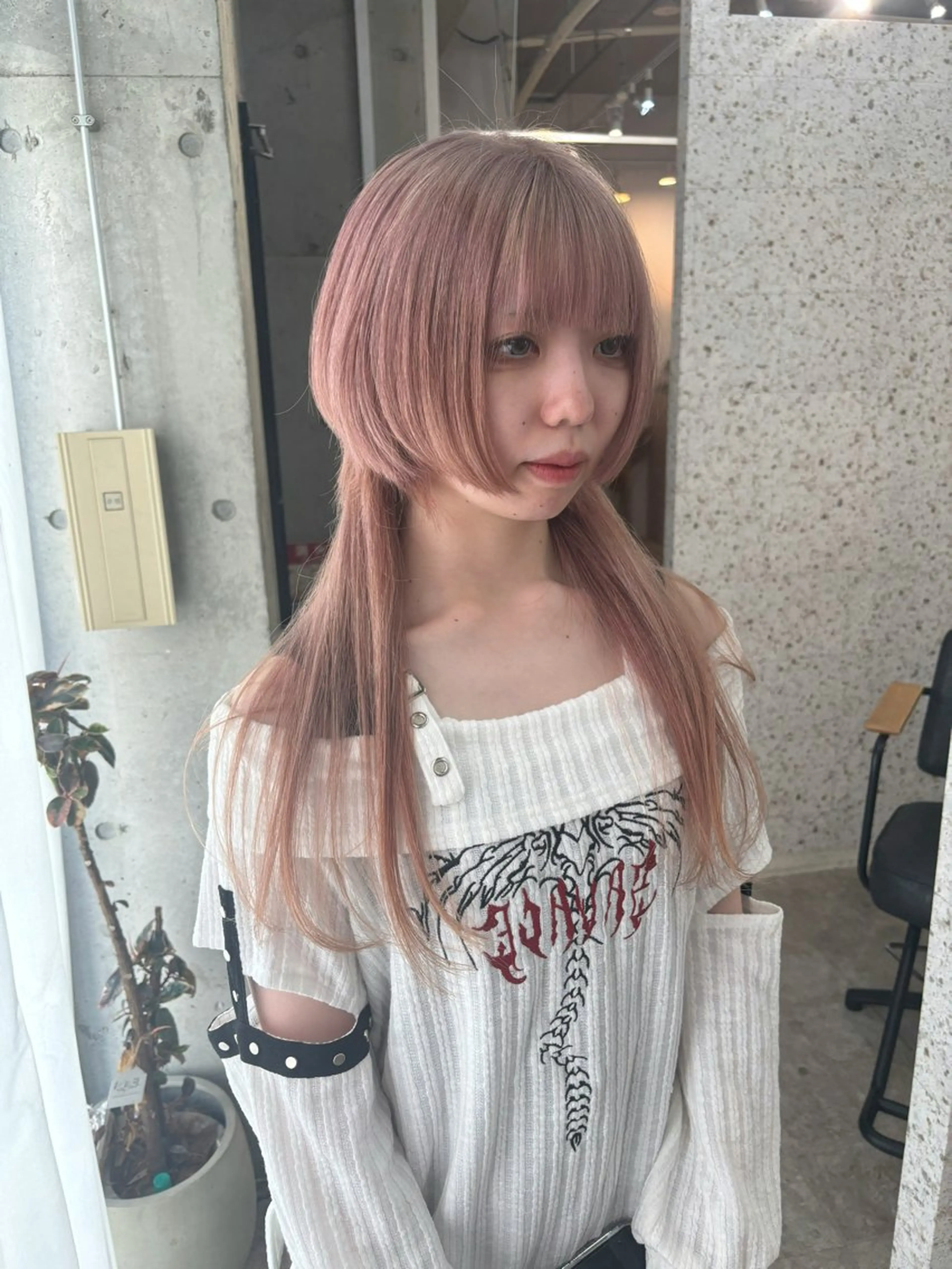 ミディアム カラー ピンクカラー ヘアカラー lani hair salon所属・SHOTO ハイトー ン/デザインカラーのヘアスタイル