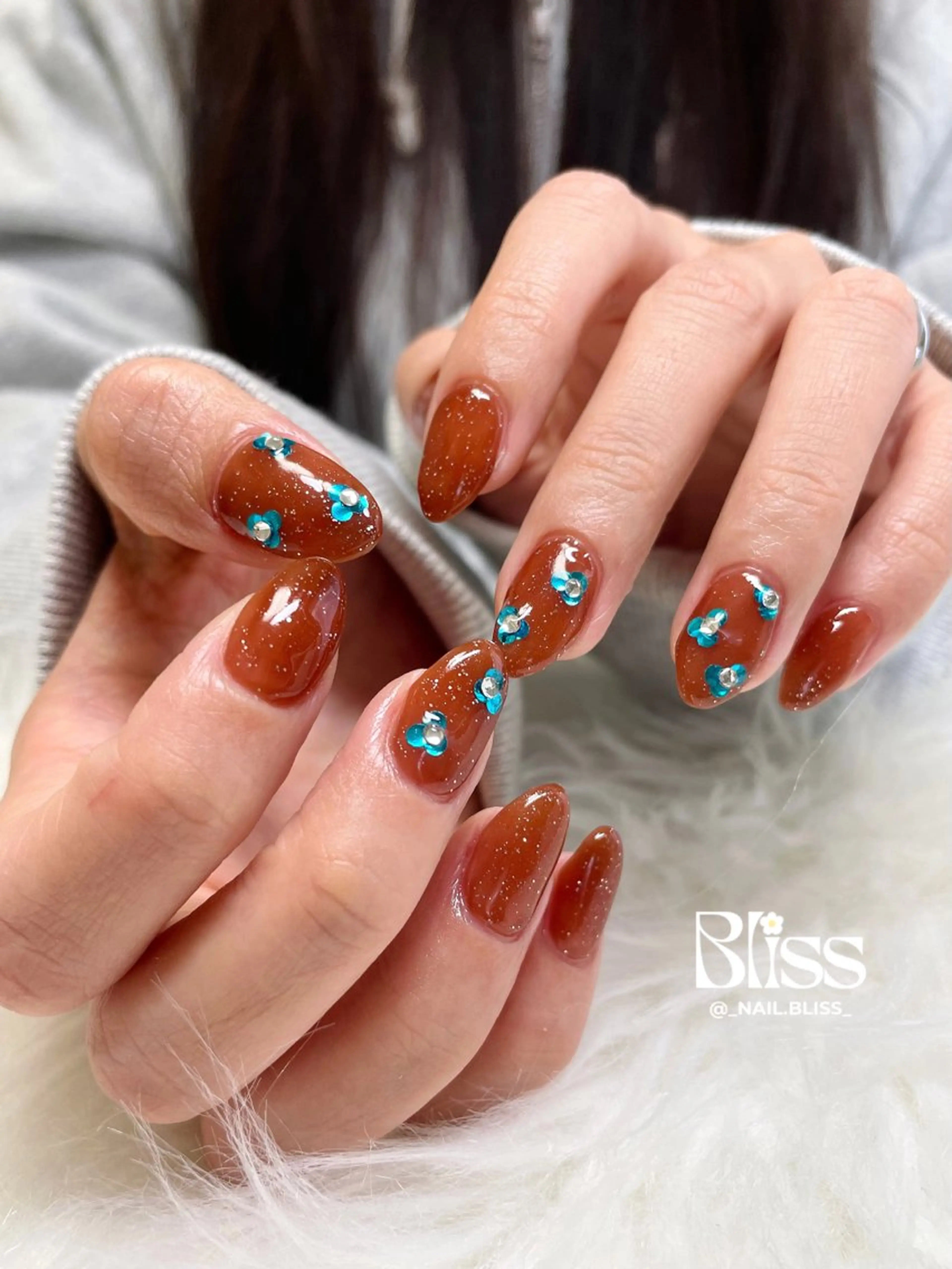 ネイル ブラウン 水色 ハンドネイル NAIL BLISSのネイルデザイン