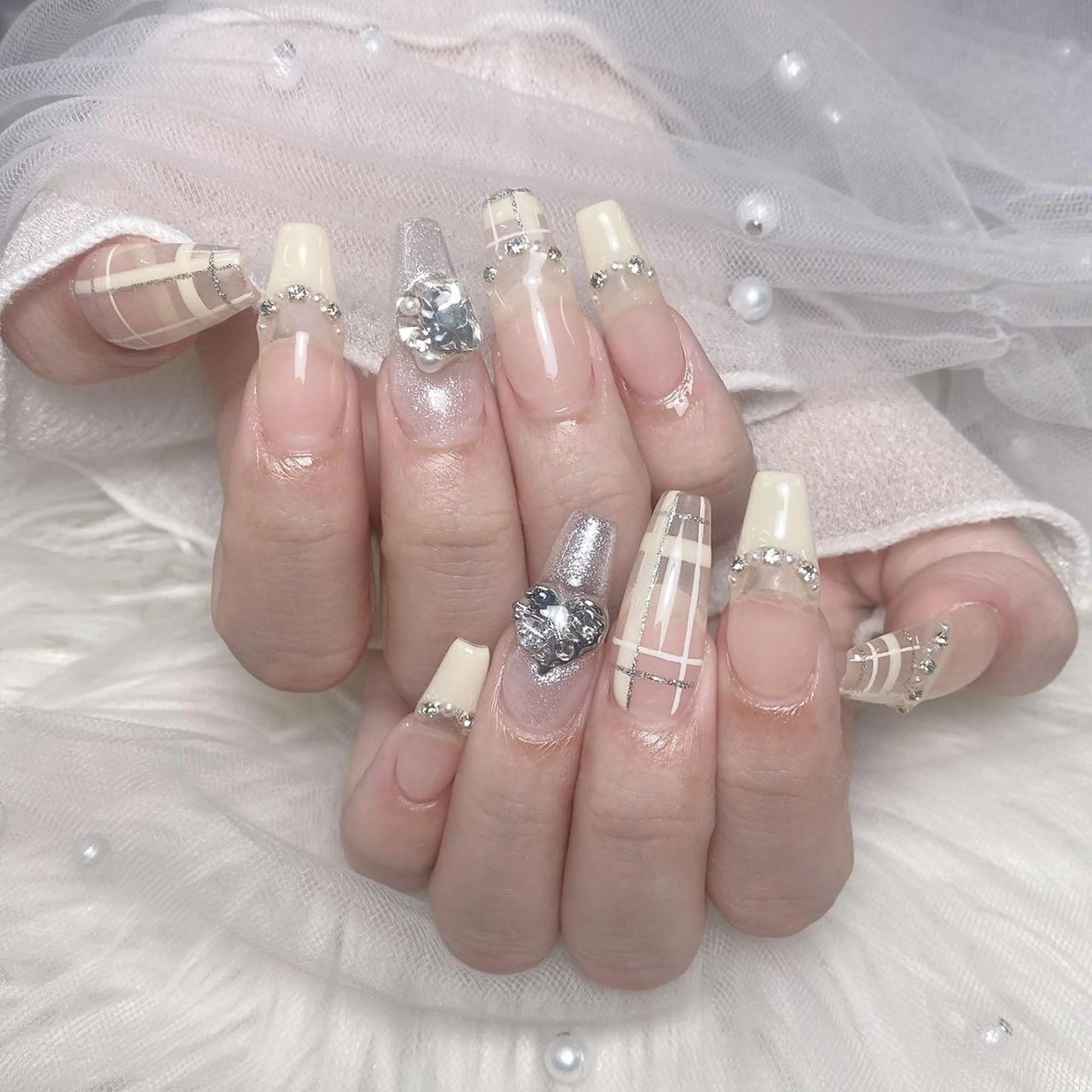 ネイル 長さ出し フレンチネイル ジェルネイル ガラスフレンチ 韓国ネイル HD Studioのネイルデザイン