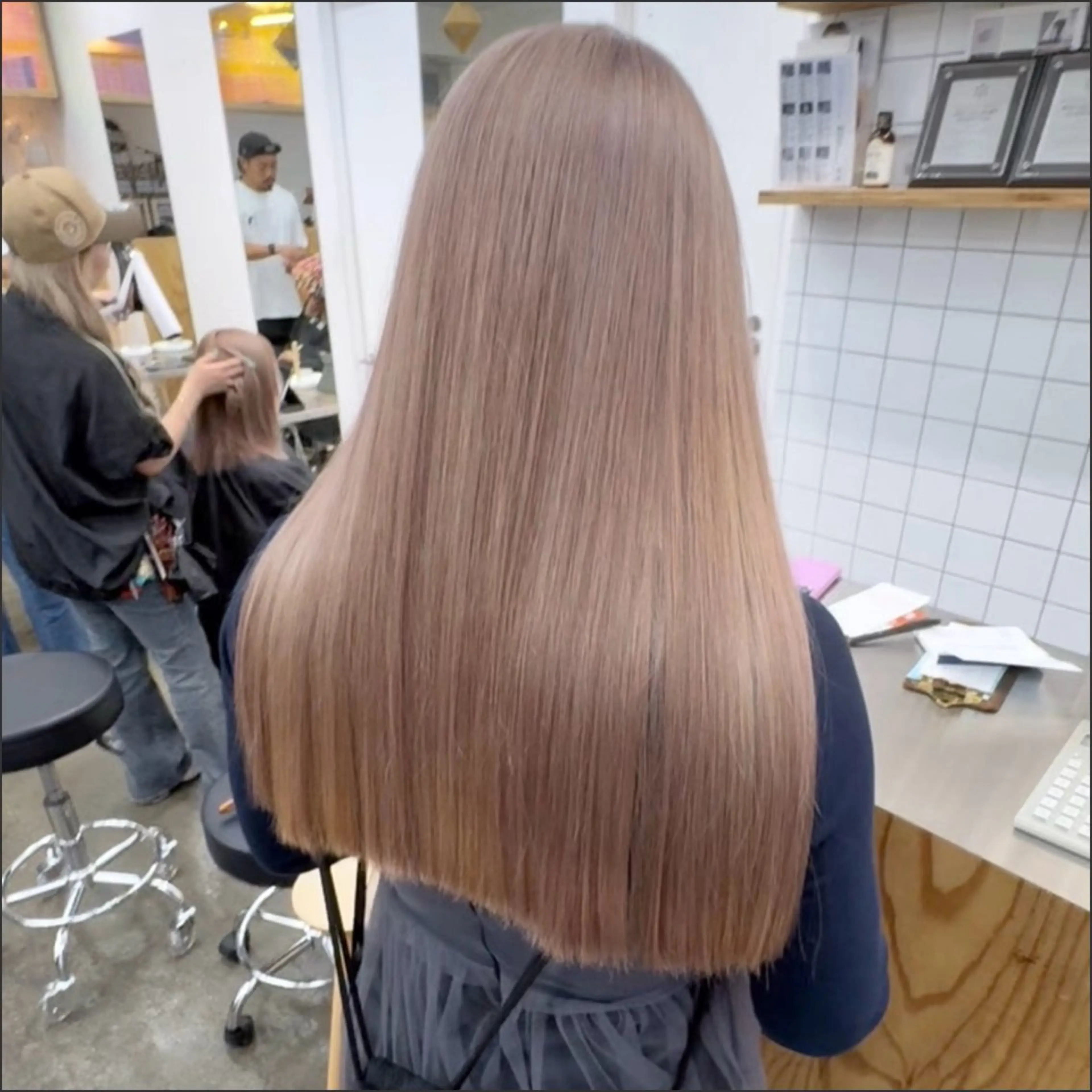 ロング カラー アディクシーカラー ブリーチ ケアブリーチ イルミナカラー トリートメント ヘアカラー トリートメント 圧倒的なケアブリーチ /髪質改善🩵松田のヘアスタイル