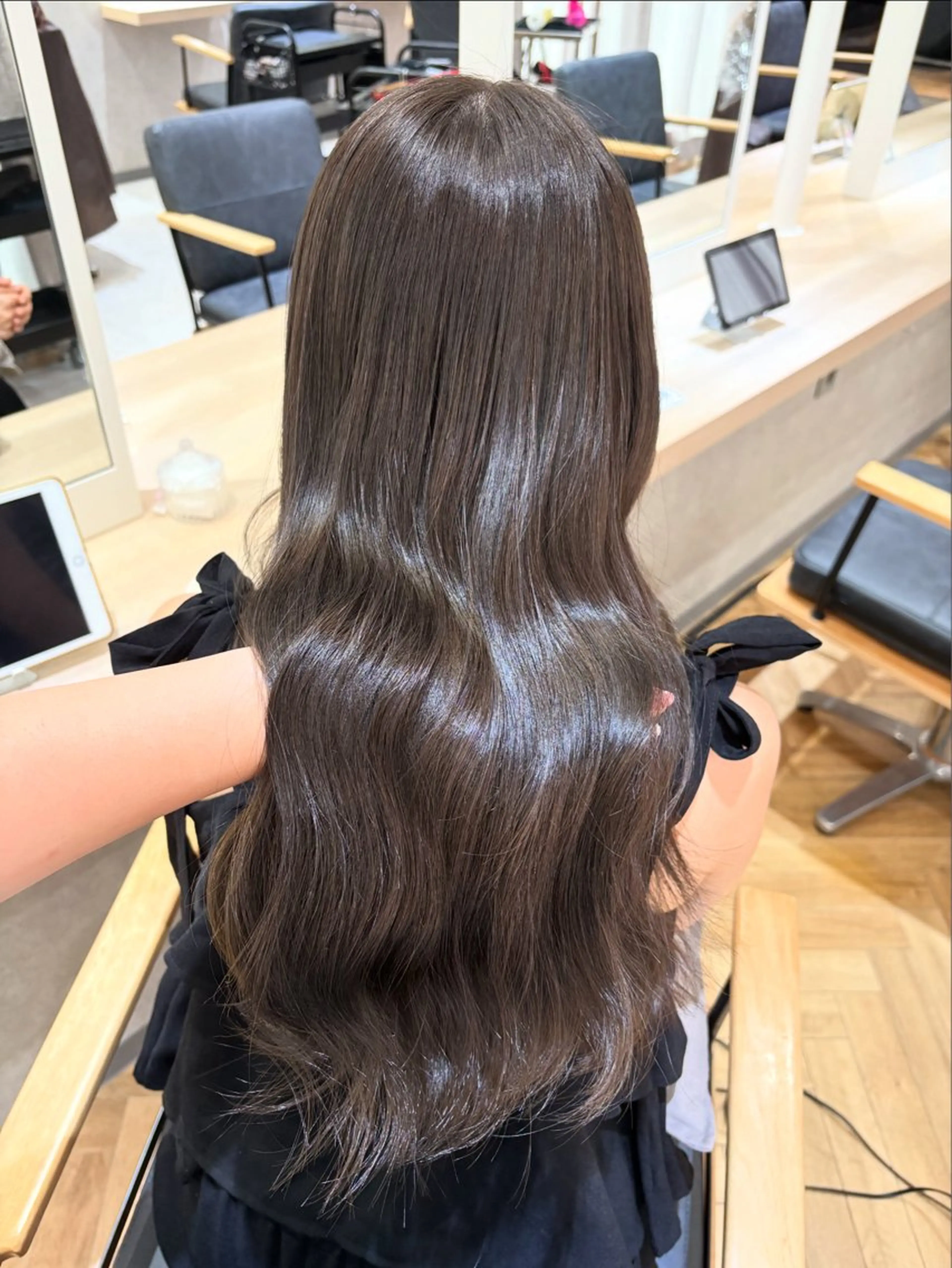 ロング カラー ベージュカラー 透明感カラー フォギーベージュ オリーブベージュ ボブ カット ヘアカラー ベージュ/ヘアセット 透明感/♡来村 瑚春のヘアスタイル