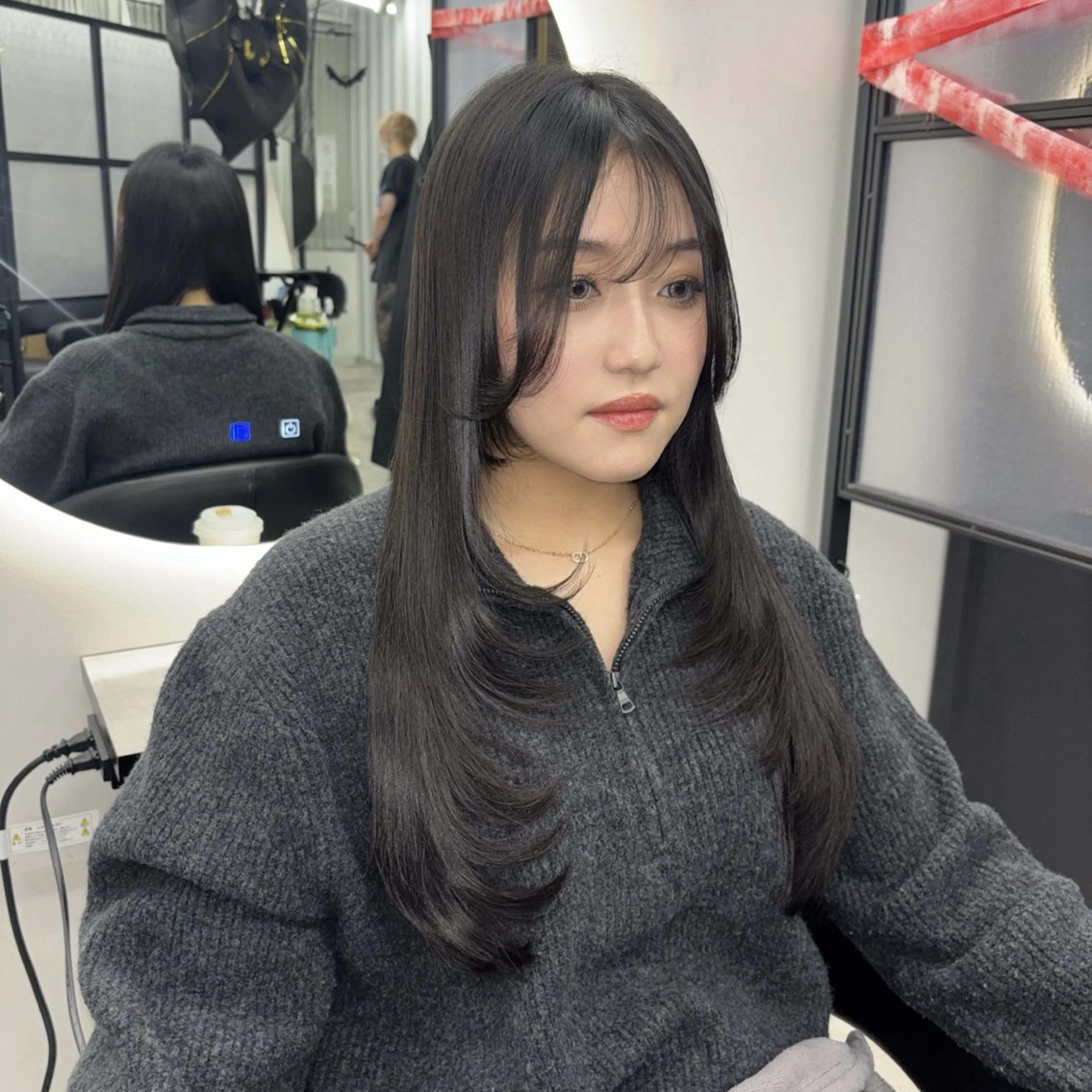 ロング カット Ren. 🦋デザインカラーのヘアスタイル