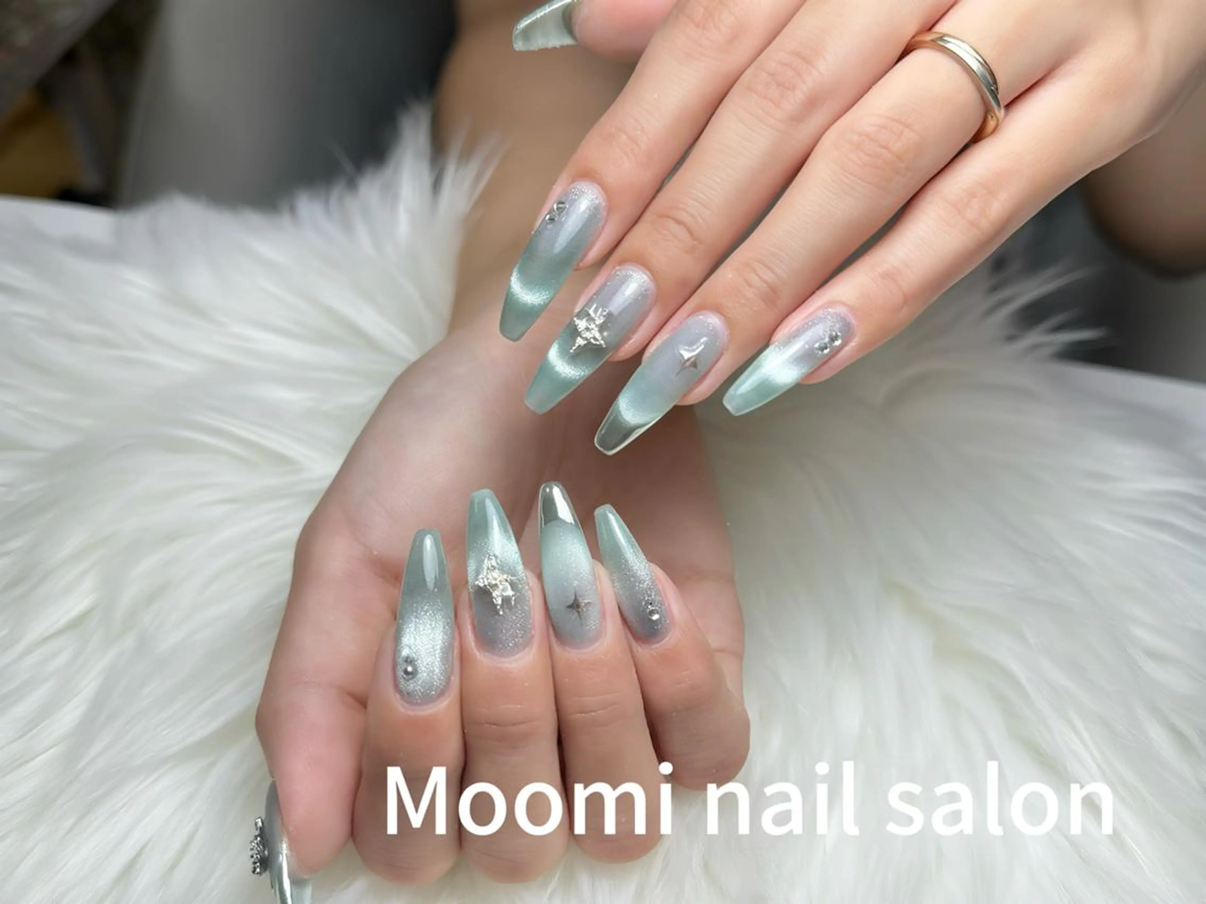 セミロング ハンドネイル Moomi nail salonのネイルデザイン