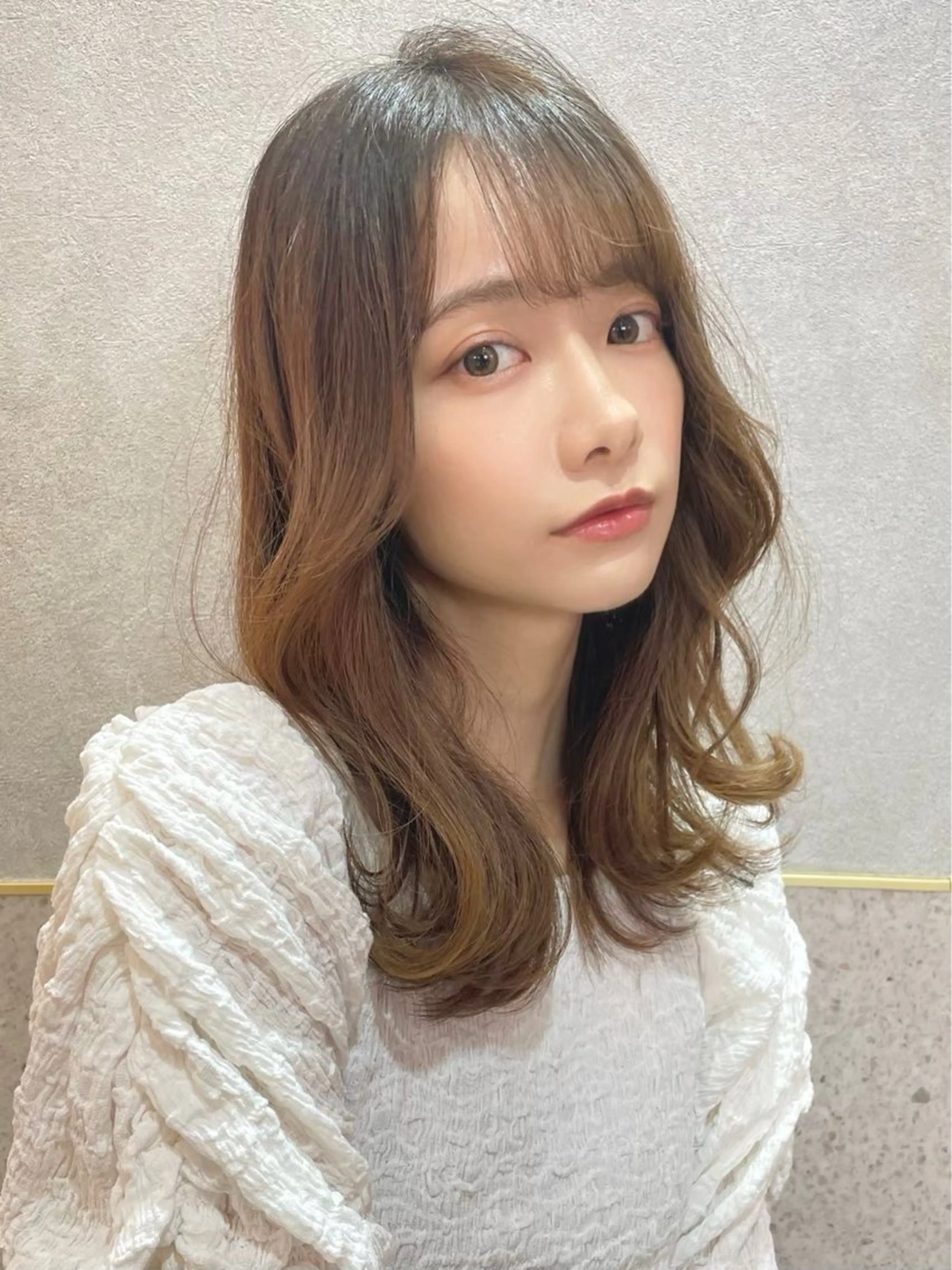 ミディアム カット ヘアカラー トリートメント 新宿/韓国レイヤー/ 顔周りカット松本美晴のヘアスタイル