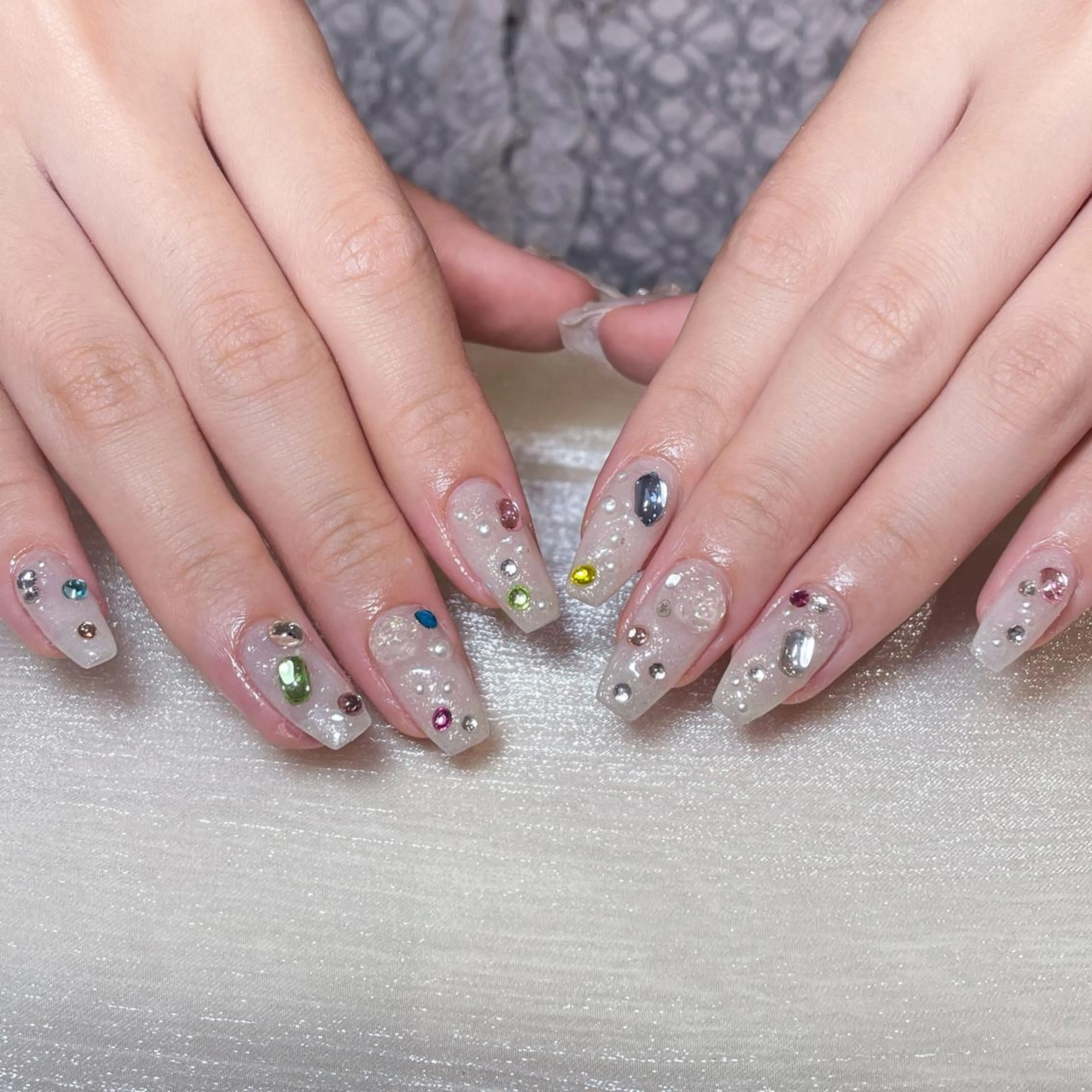 ネイル アートネイル オーロラネイル ガーリー キラキラネイル 韓国ネイル ハンドネイル DIAMOND NailStudioのネイルデザイン