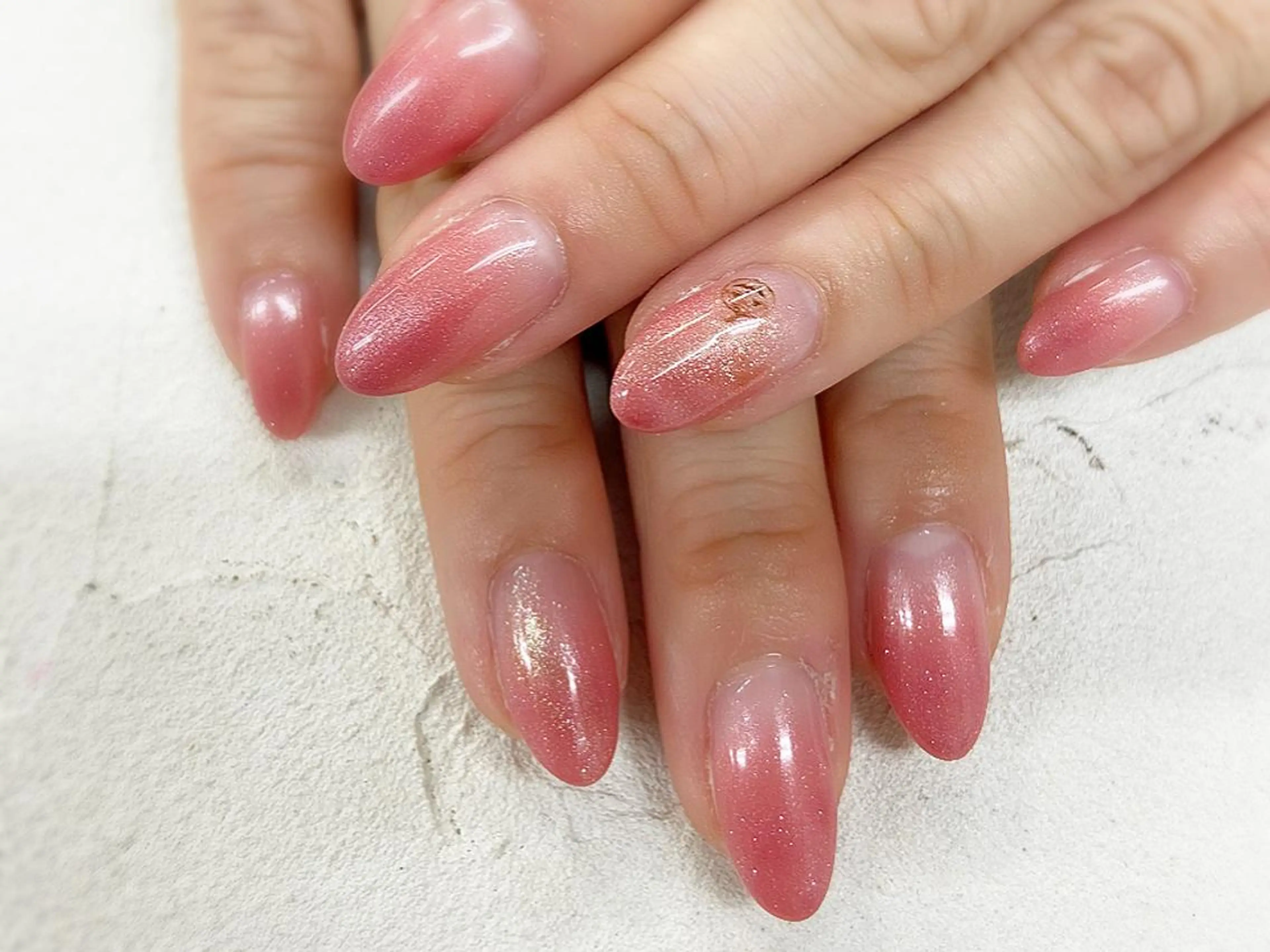 ネイル アートネイル グラデーション ピンク ハンドネイル ハンドケア BIANCA Ouchidaのネイルデザイン