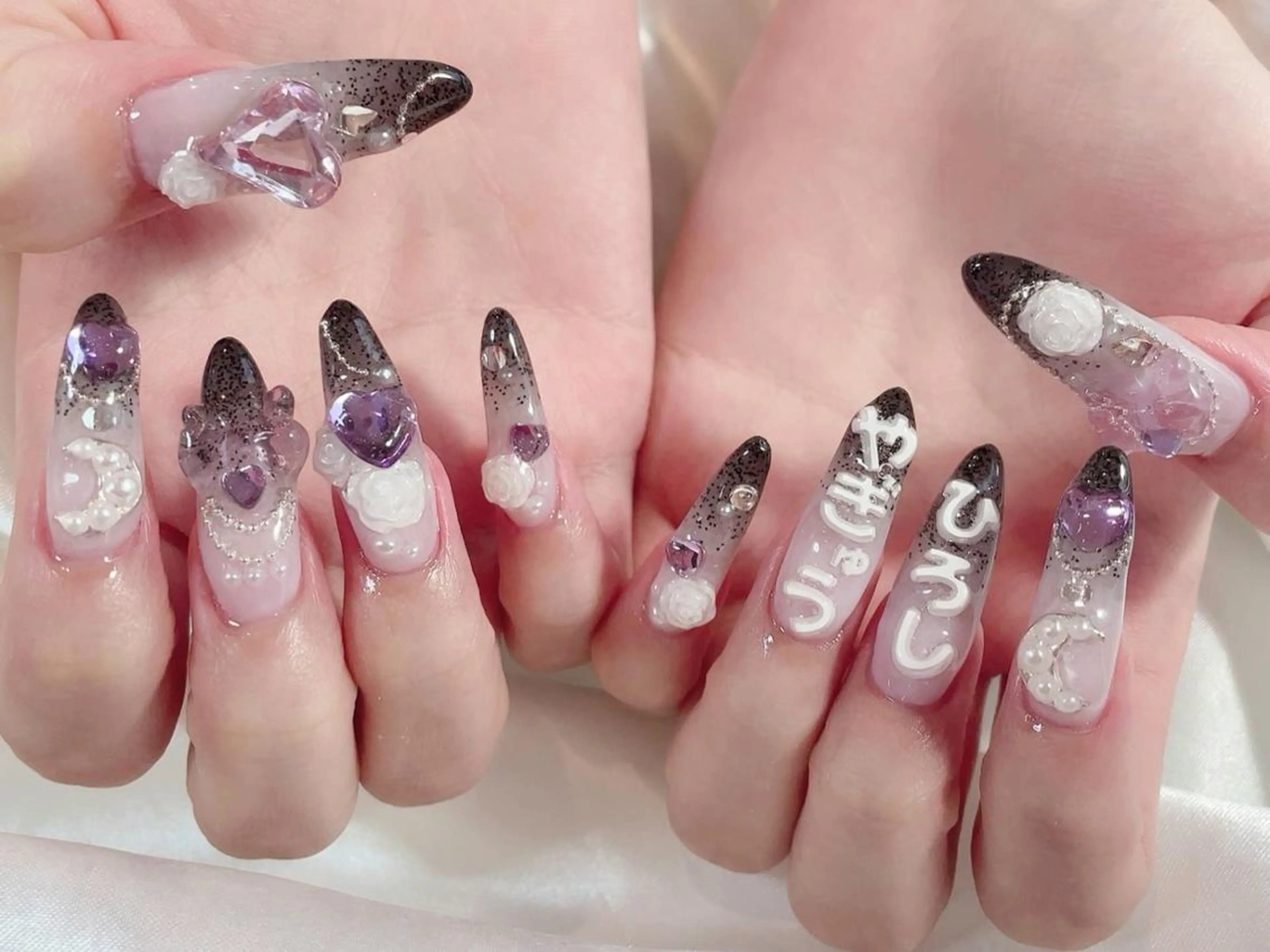 推し活ネイル☆イニシャル付【オフ無料】長さだし10本アート4本の写真