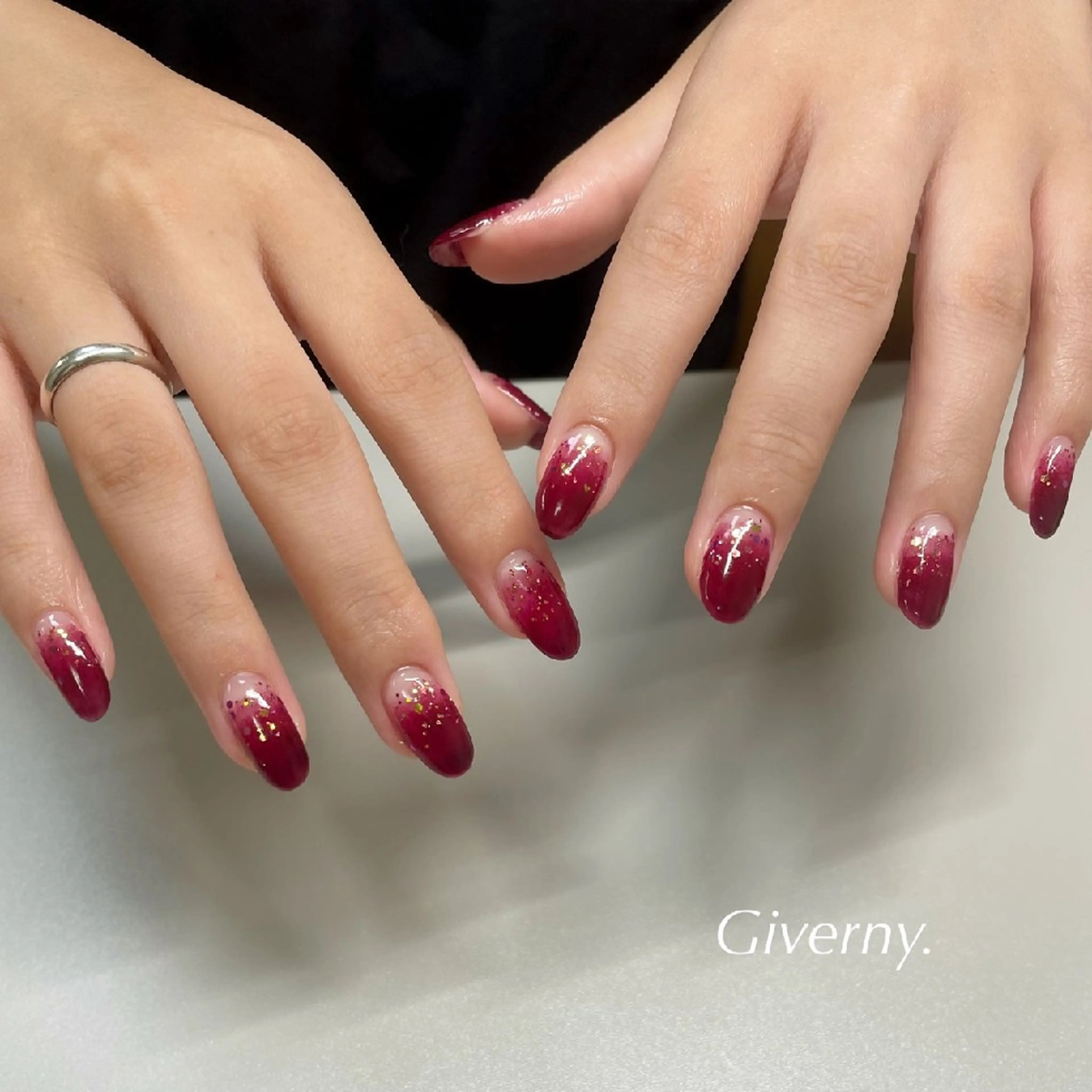 ネイル グラデーション ハンドネイル Giverny .のネイルデザイン