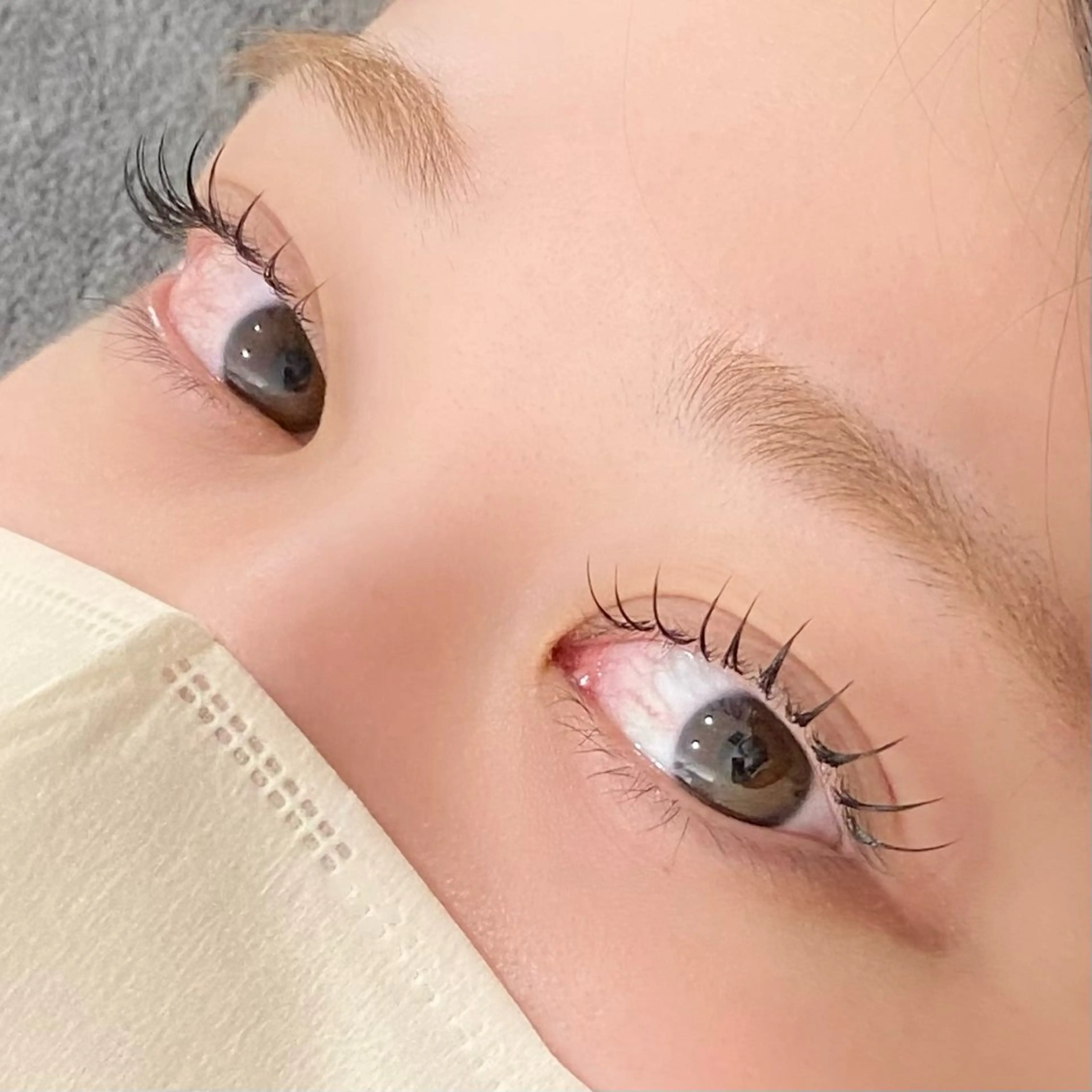 【初回オフ無料】フラットラッシュ100本（LED＋¥550）の写真