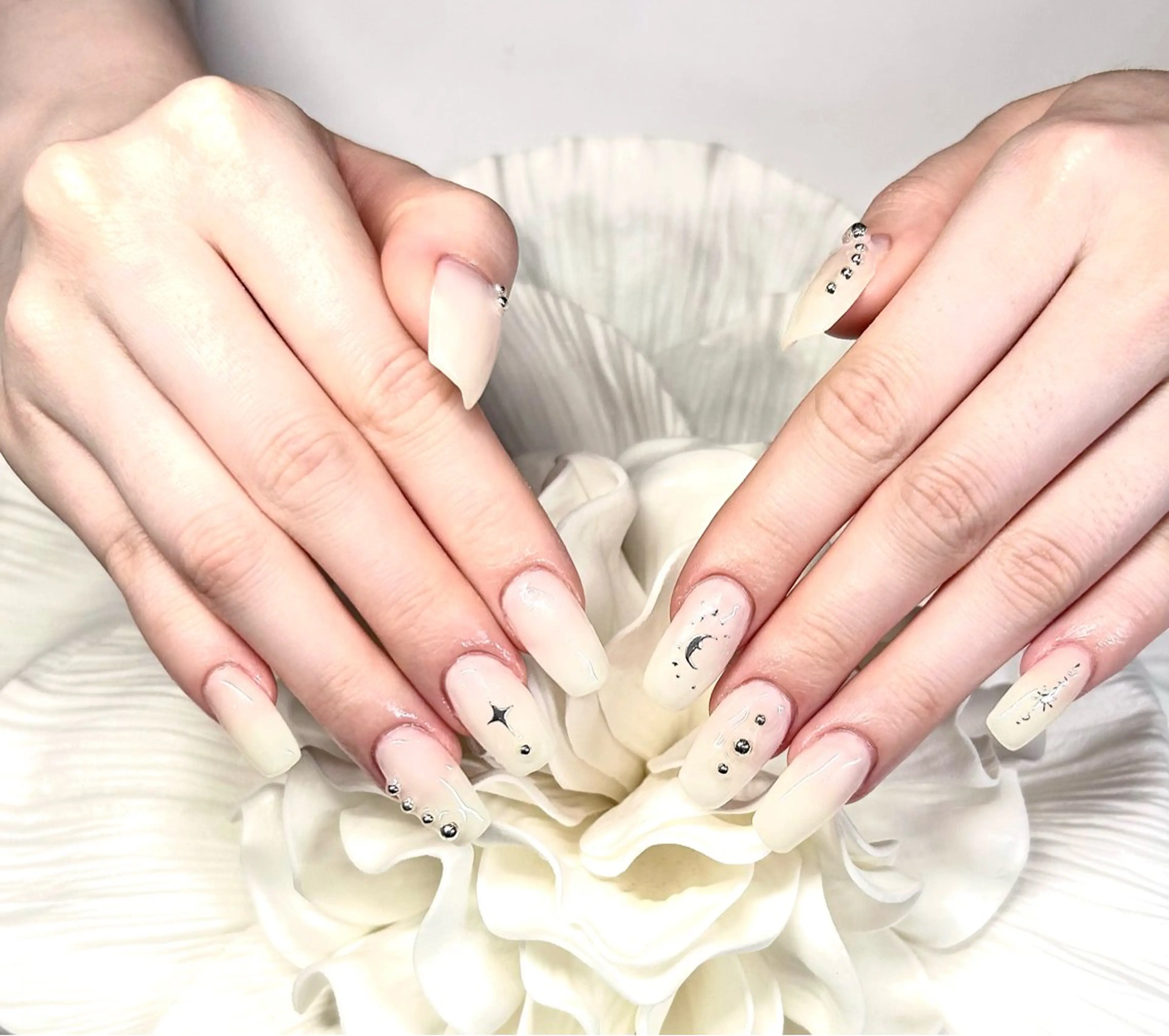 ネイル スカルプネイル キラリネイル 本厚木のネイルデザイン